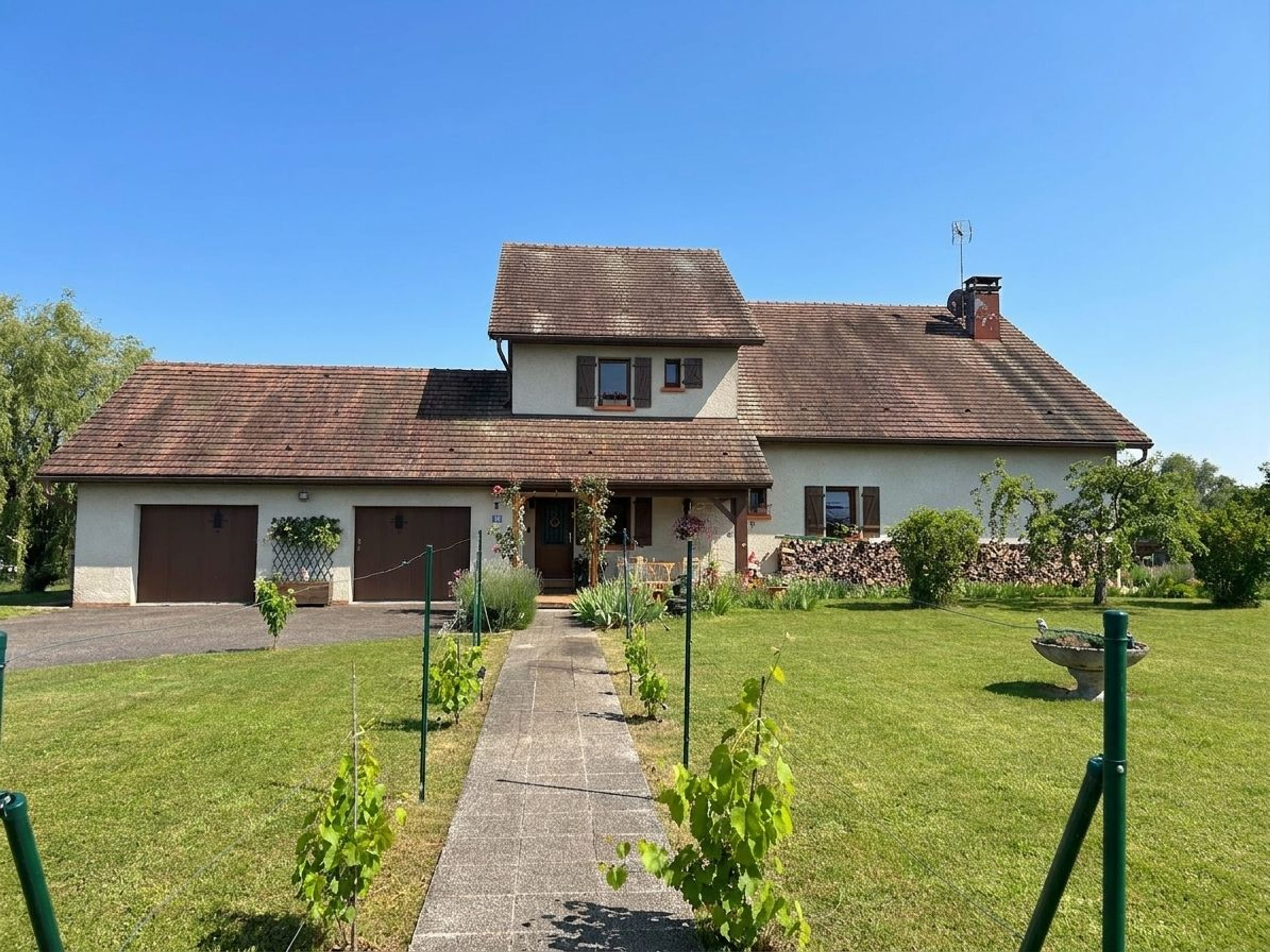 7.5-Zimmer-Landhaus mit 1 ha Grundstück in Monthureux-sur-Saône (FR) nähe Basel und Boncourt - 3
