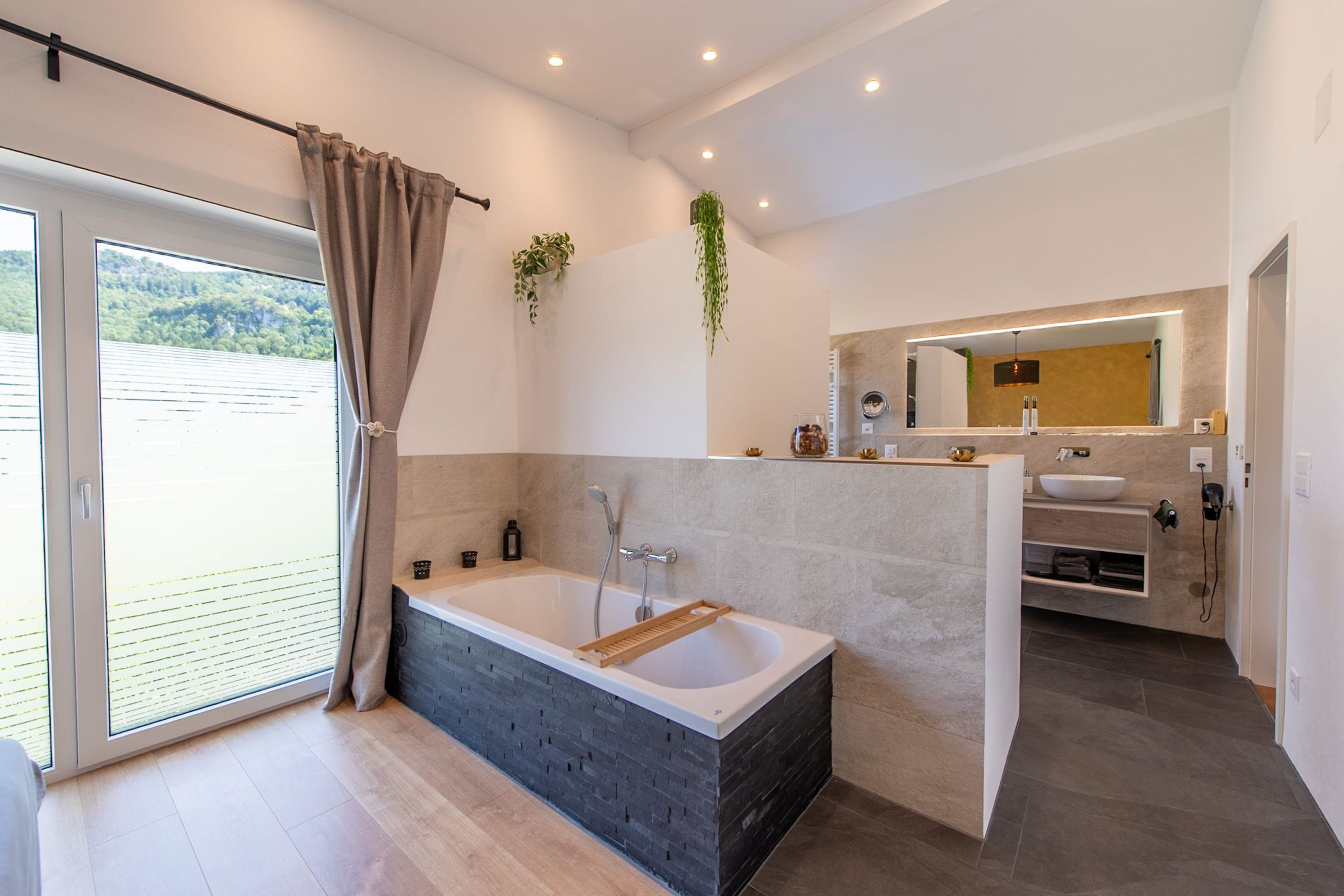 Wohnen mit Potenzial: Exklusives Zuhause mit Vielzweck-Anbau in traumhafter Lage - 7