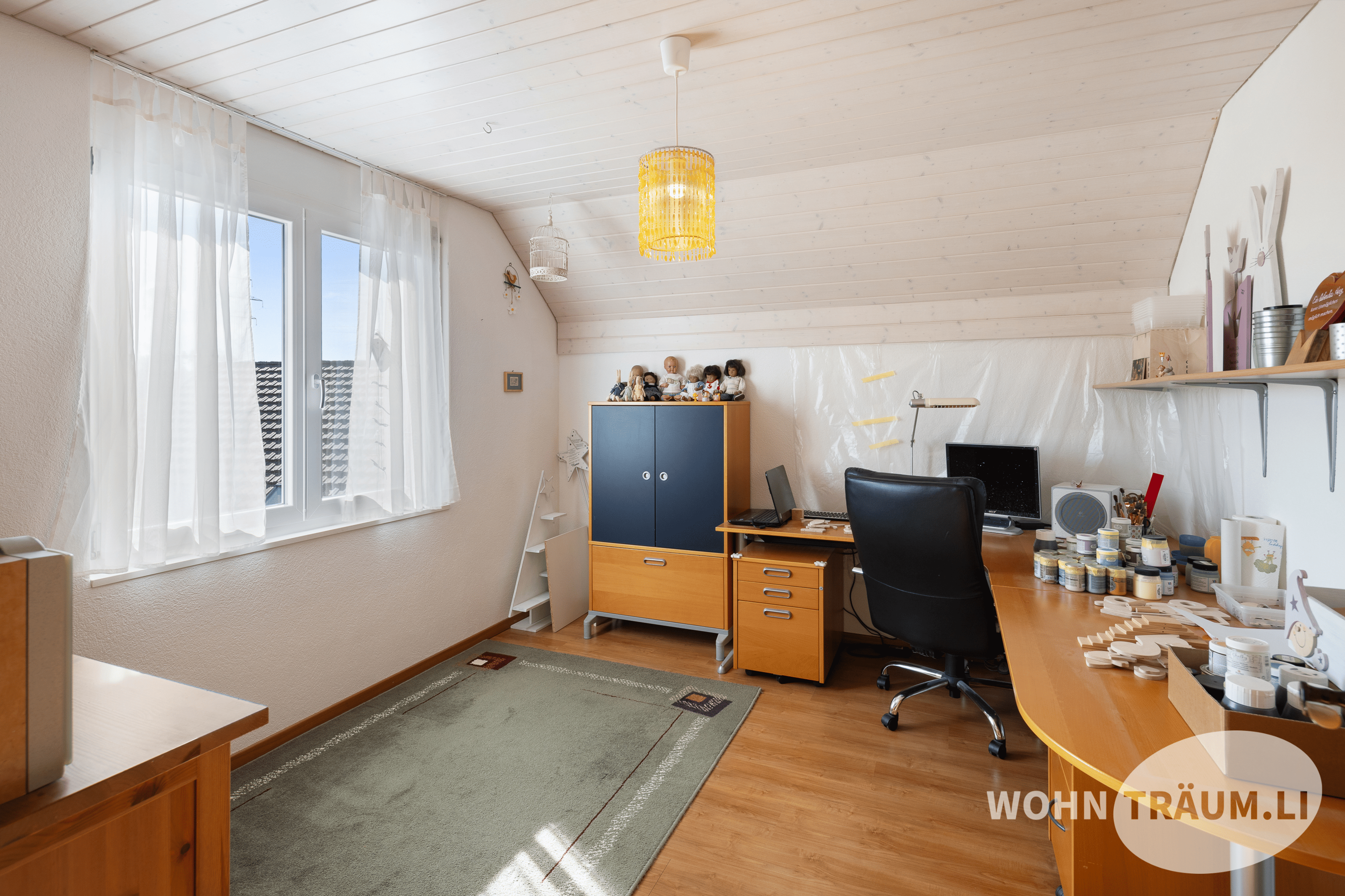 Im idyllisch gelegenen Wohnquartier von Mahren-Lostorf befindet sich dieses grosszügige 7½-Zimmer Einfamilienhaus. - 12