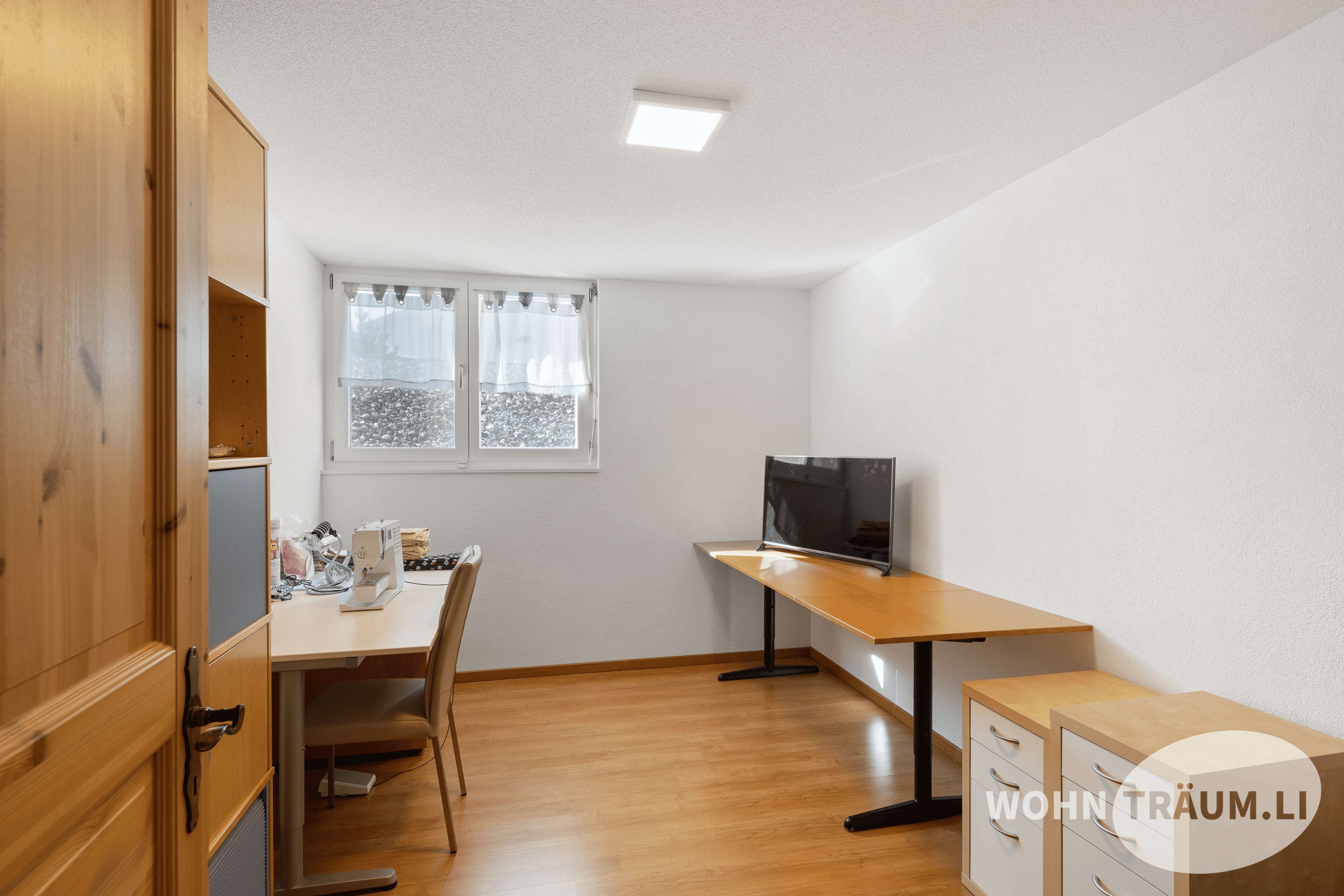 Im idyllisch gelegenen Wohnquartier von Mahren-Lostorf befindet sich dieses grosszügige 7½-Zimmer Einfamilienhaus. - 20