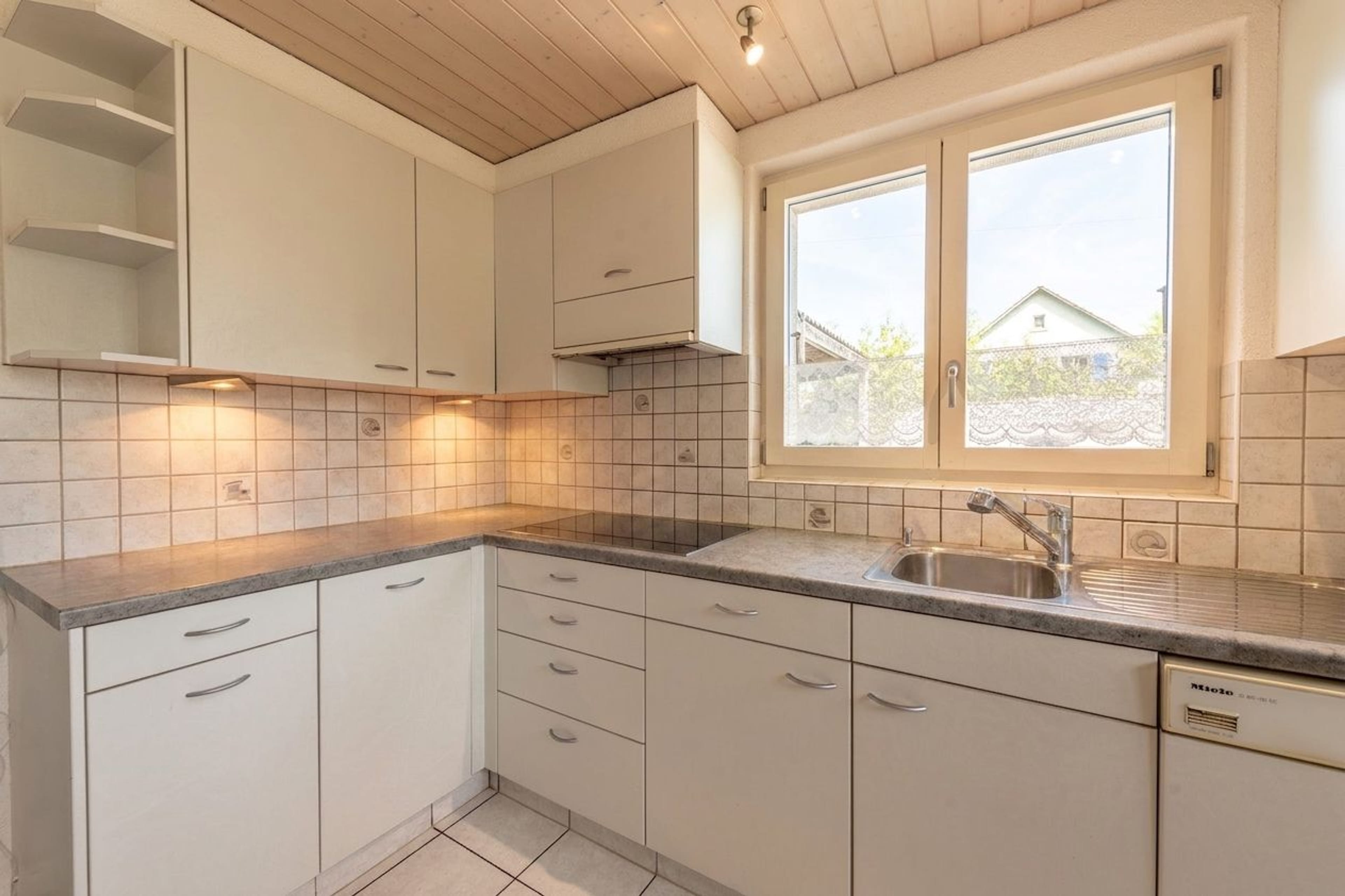 Wohnen & Entspannen: Freistehendes Einfamilienhaus mit grosszügigem Garten - Bild 6