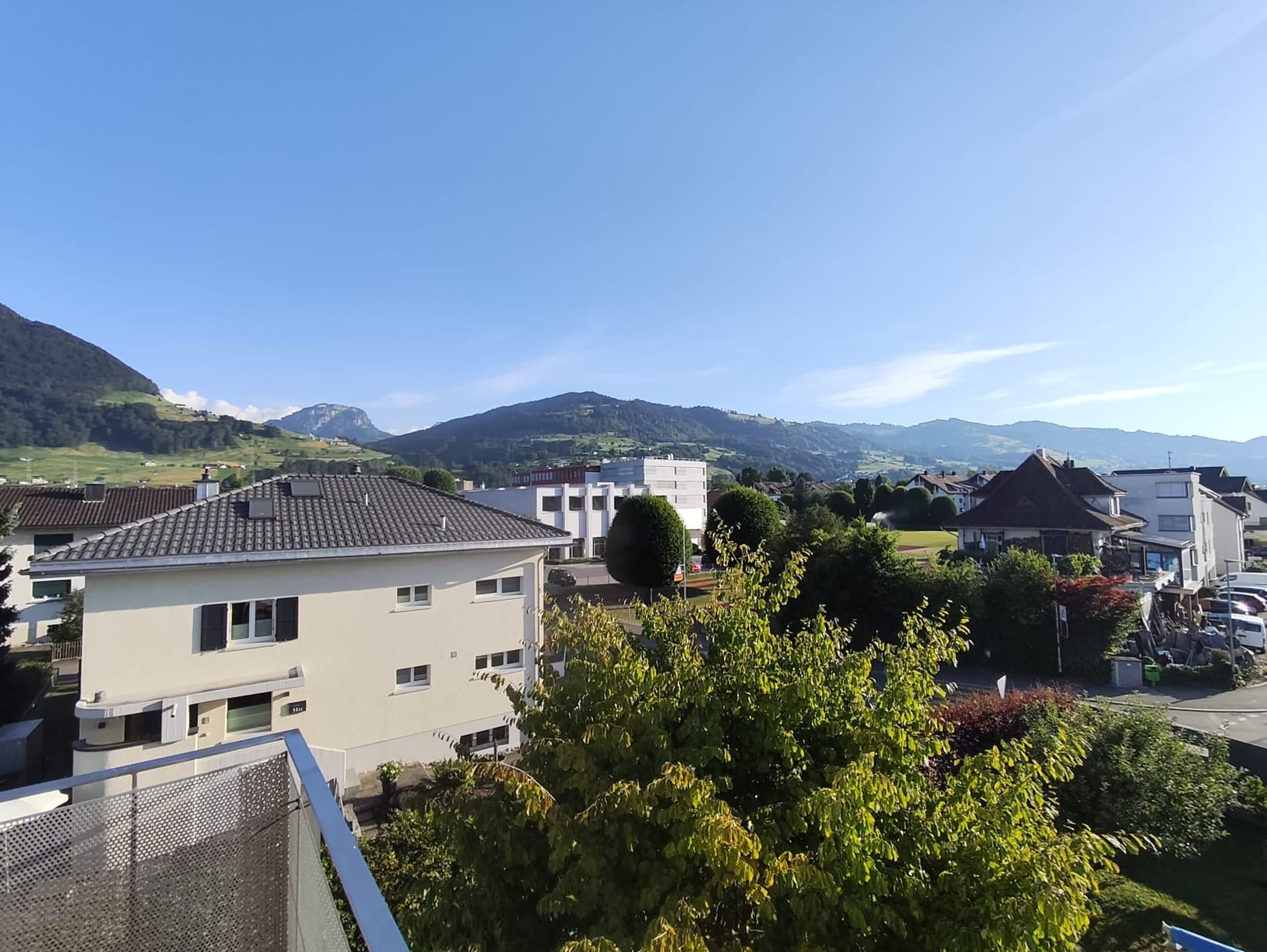 2.5-Zi. Dachwohnung mit Cheminée in Siebnen mieten