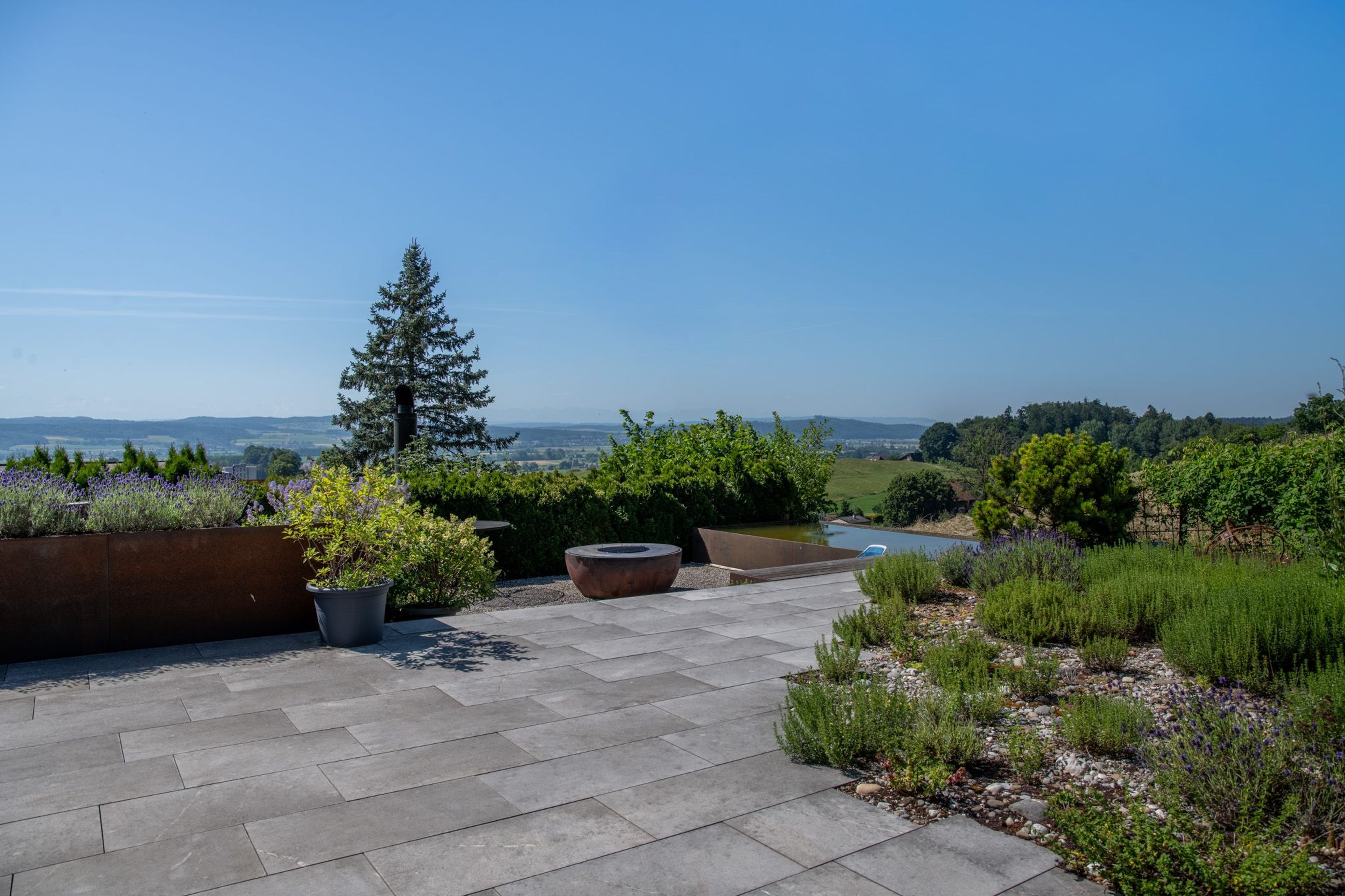 Hoch über Grenchen: Wohnglück mit Panorama & Terrasse - 25