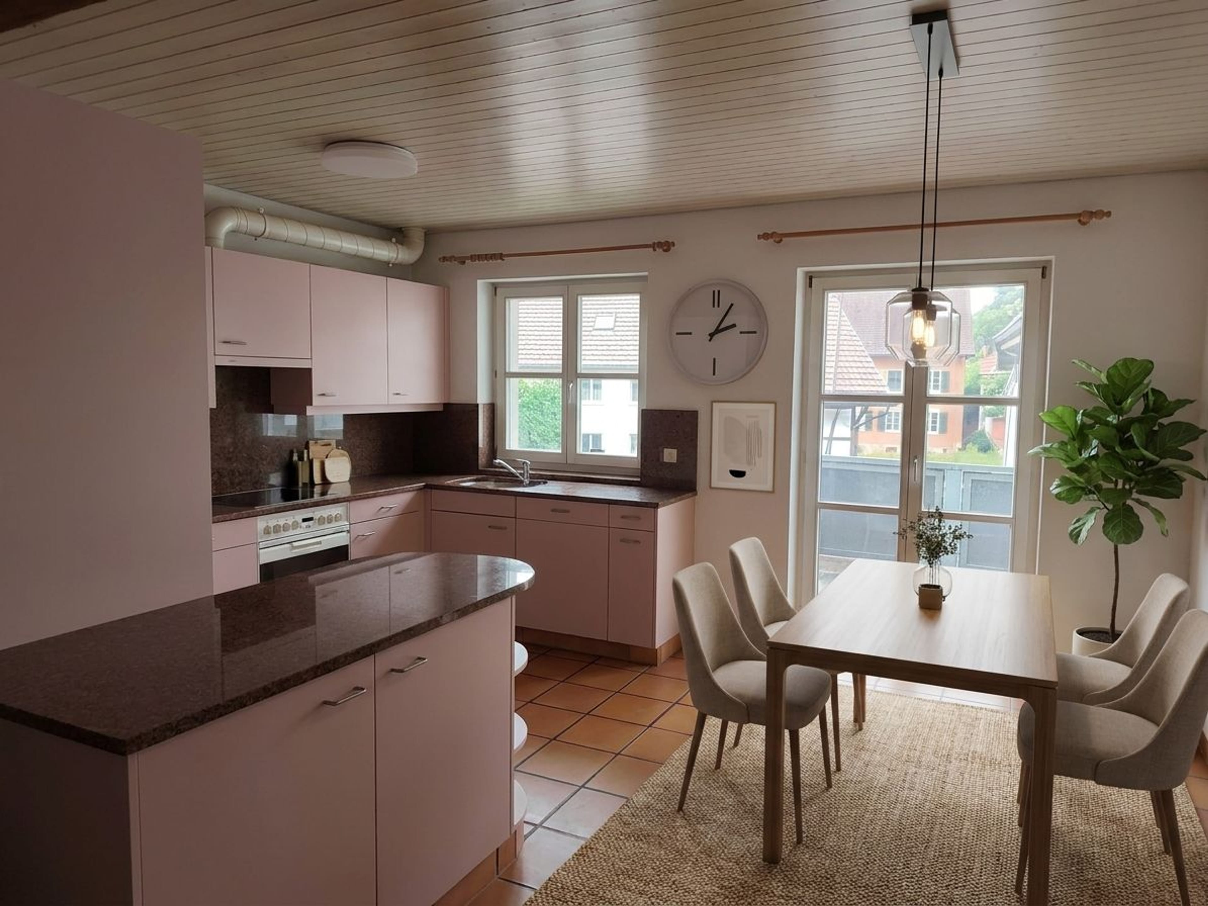 Helle 4½-Zimmer-Wohnung mit Charme in Trasadingen - 2
