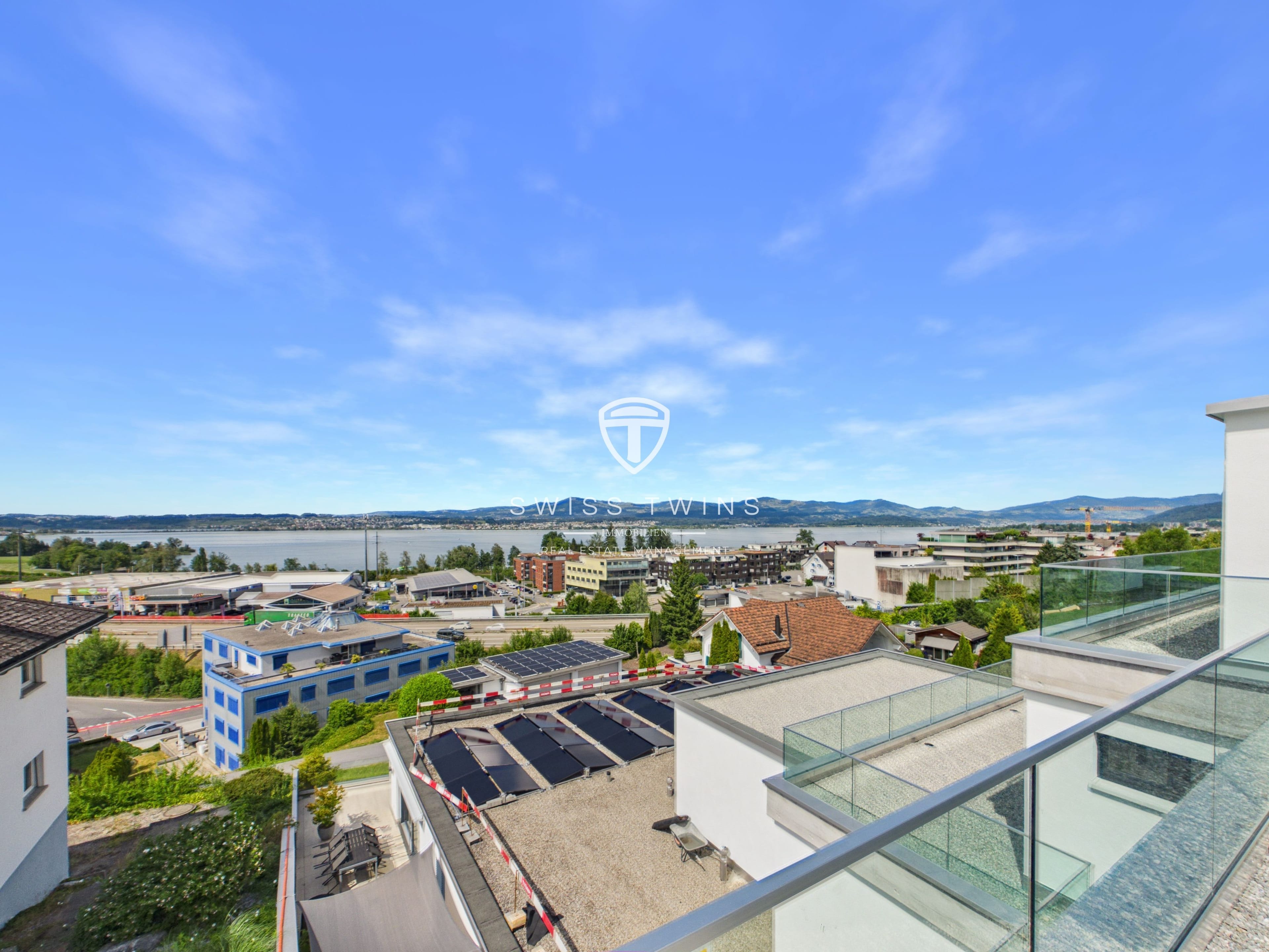 4.5-Zimmer-Penthouse mit Seesicht in Altendorf - 11