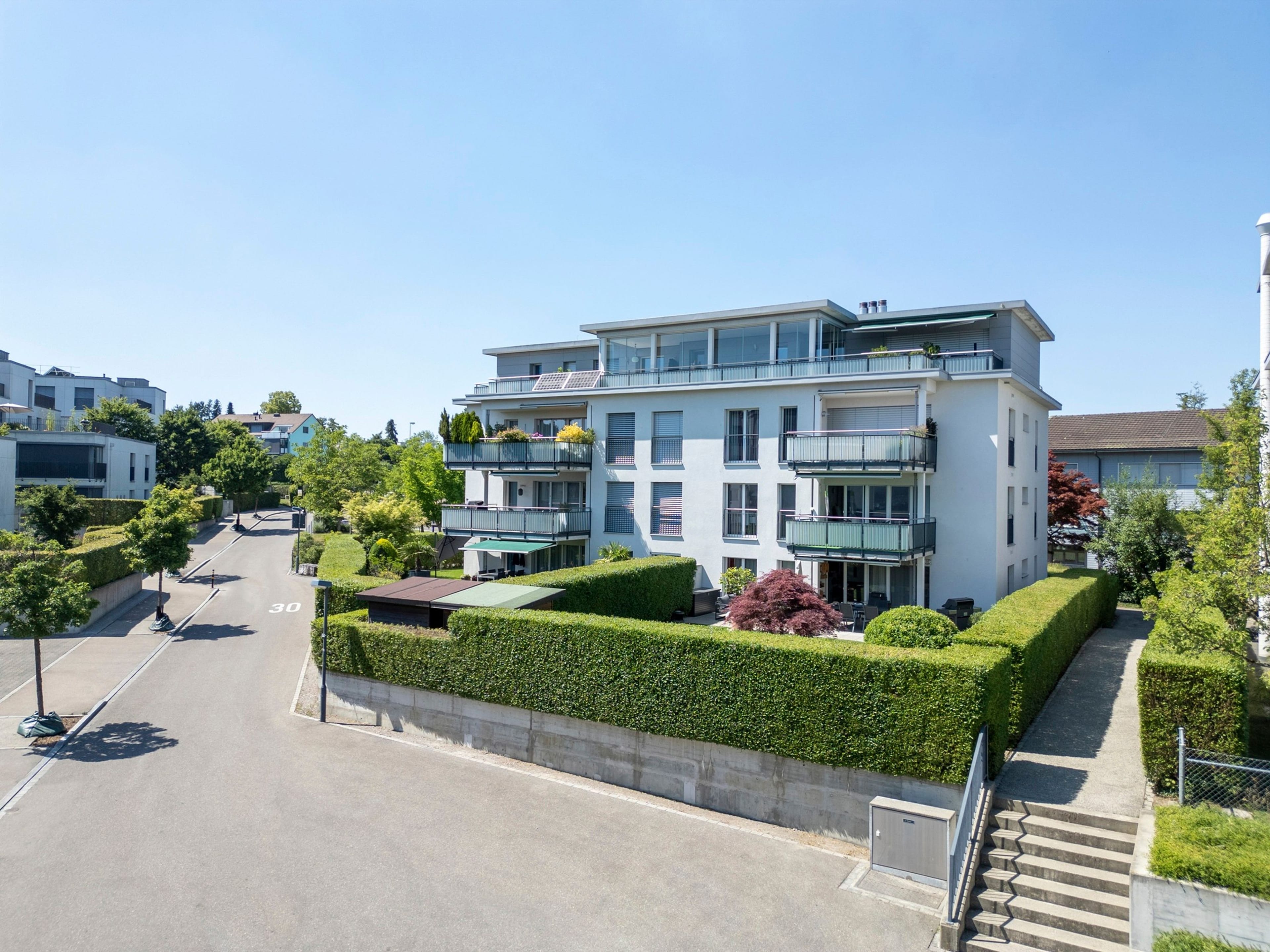 Helle 3.5-Zi.-Wohnung mit Balkon in Schwerzenbach kaufen