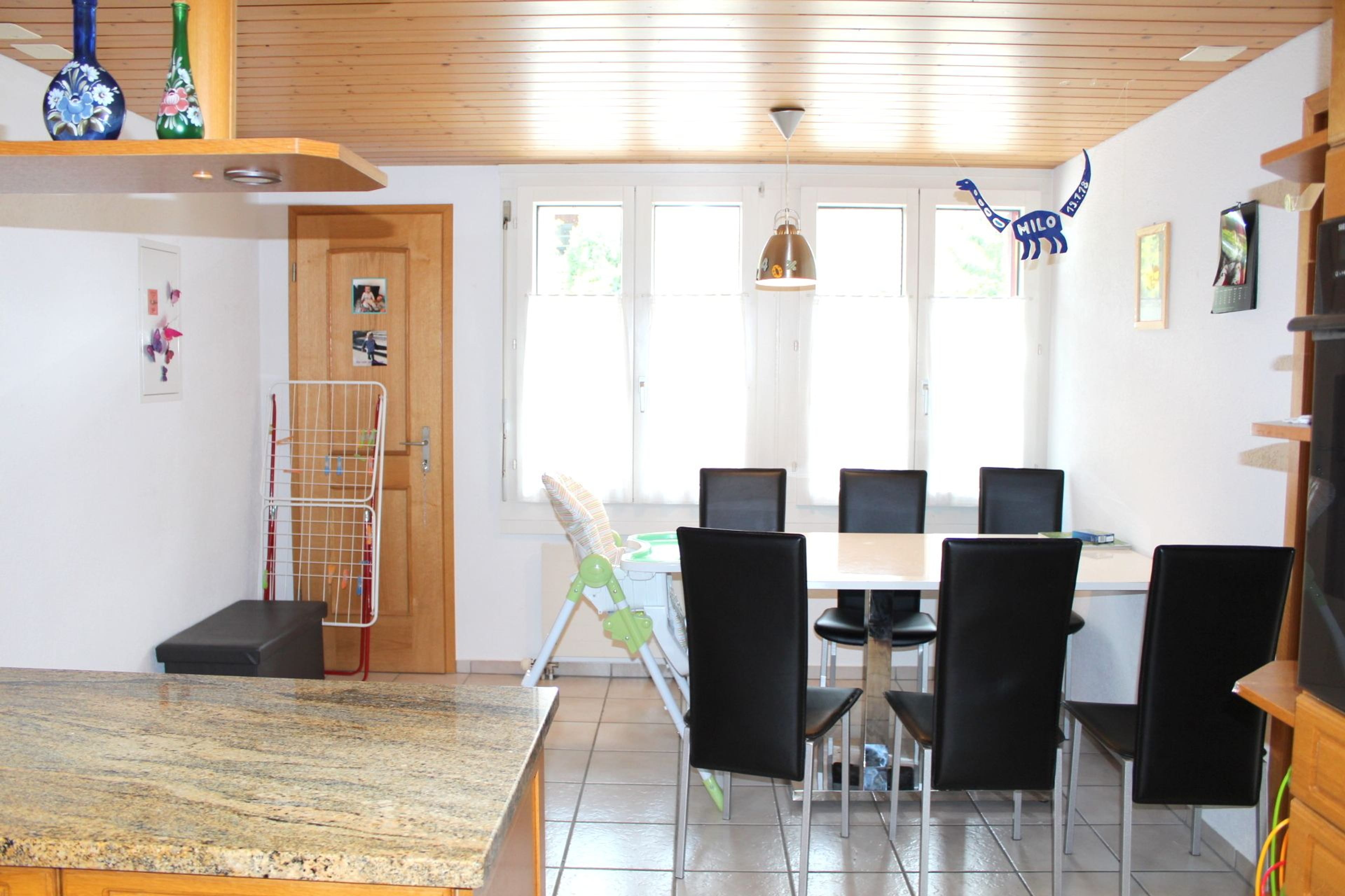3.5-Zimmer-Gartenwohnung mit Sitzplatz in Uetendorf mieten - 3