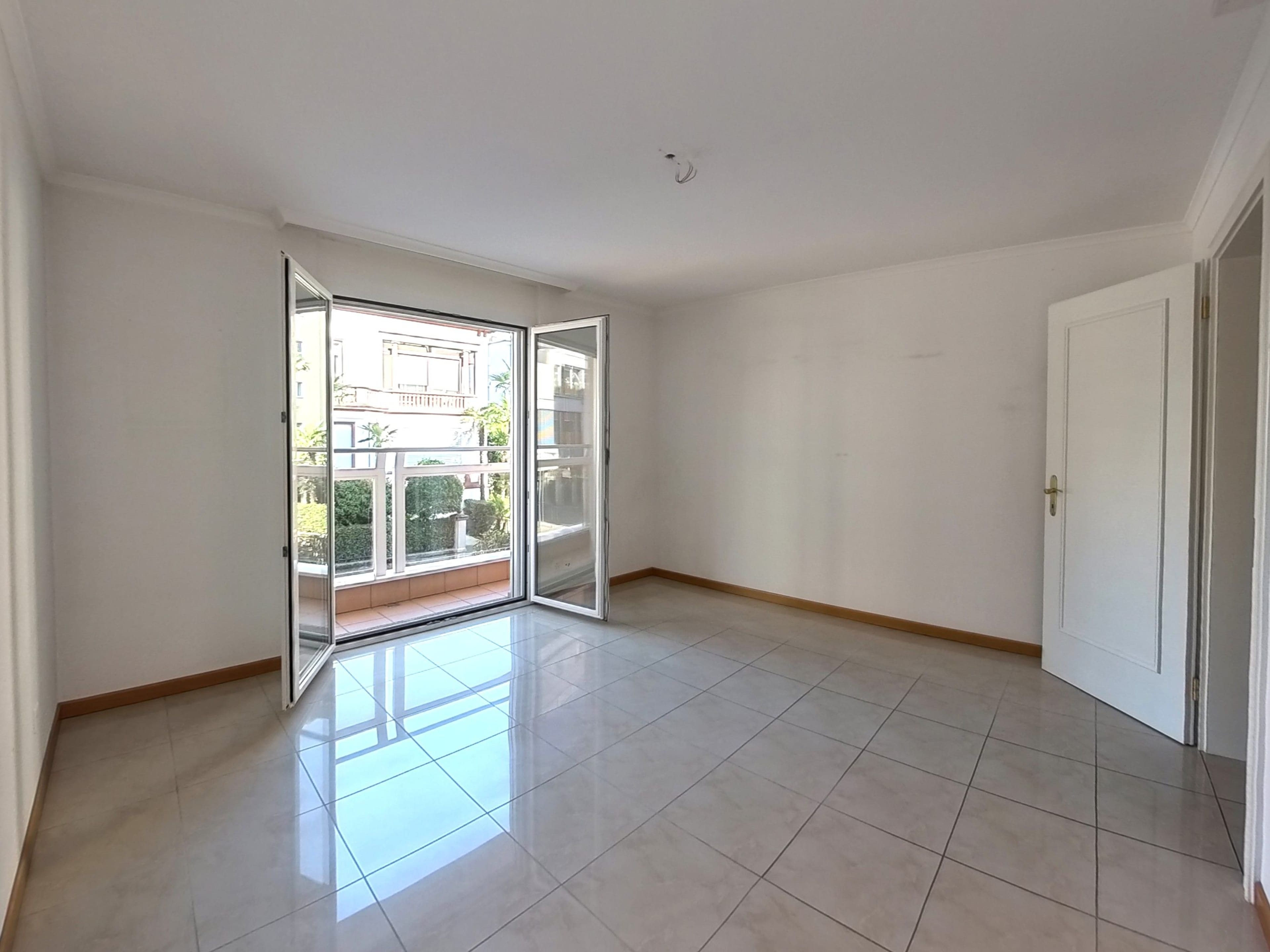 Helle 4.5-Zimmer-Wohnung mit 3 Balkonen, seenah in Locarno - 10