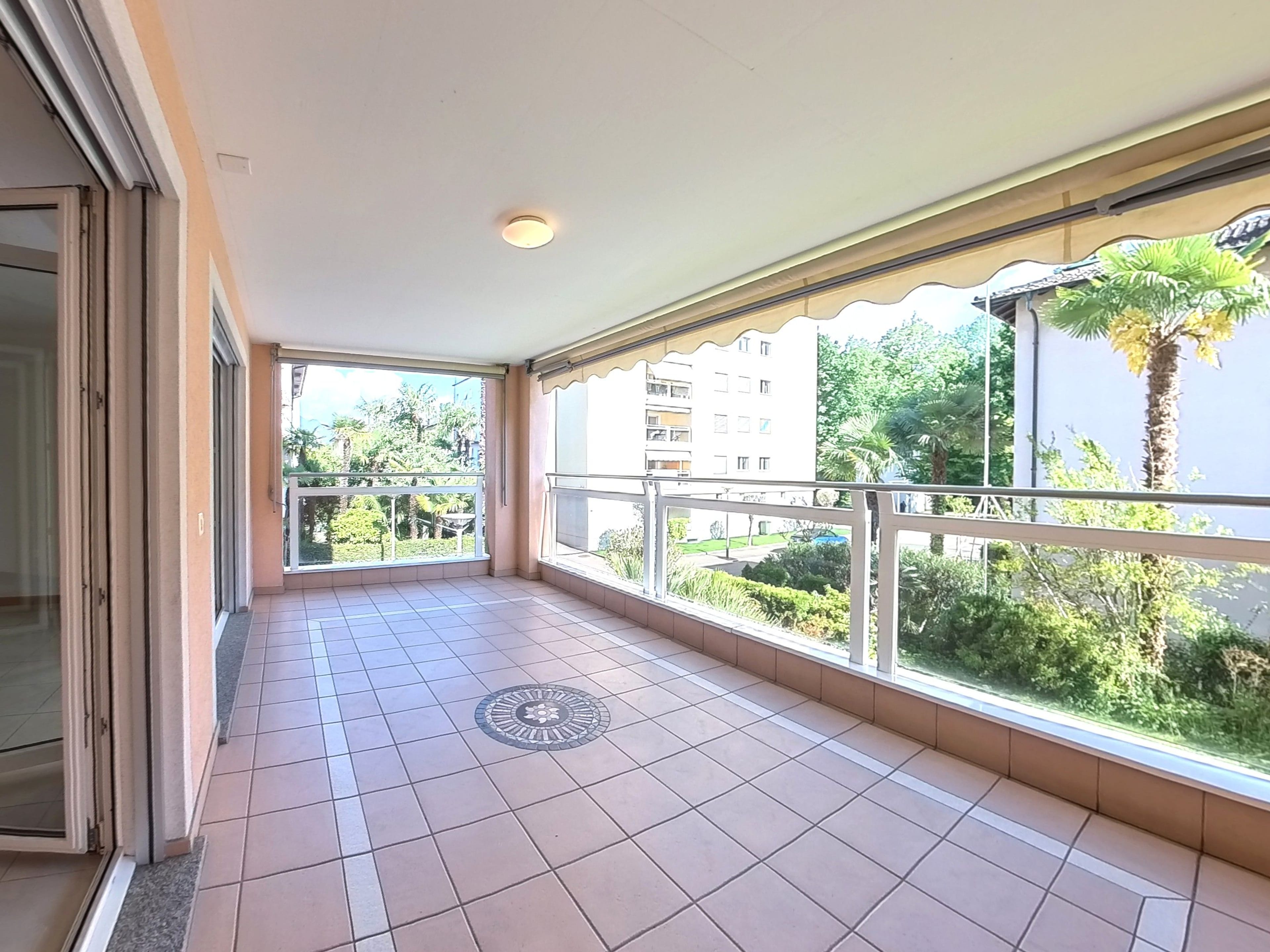Helle 4.5-Zimmer-Wohnung mit 3 Balkonen, seenah in Locarno - 12