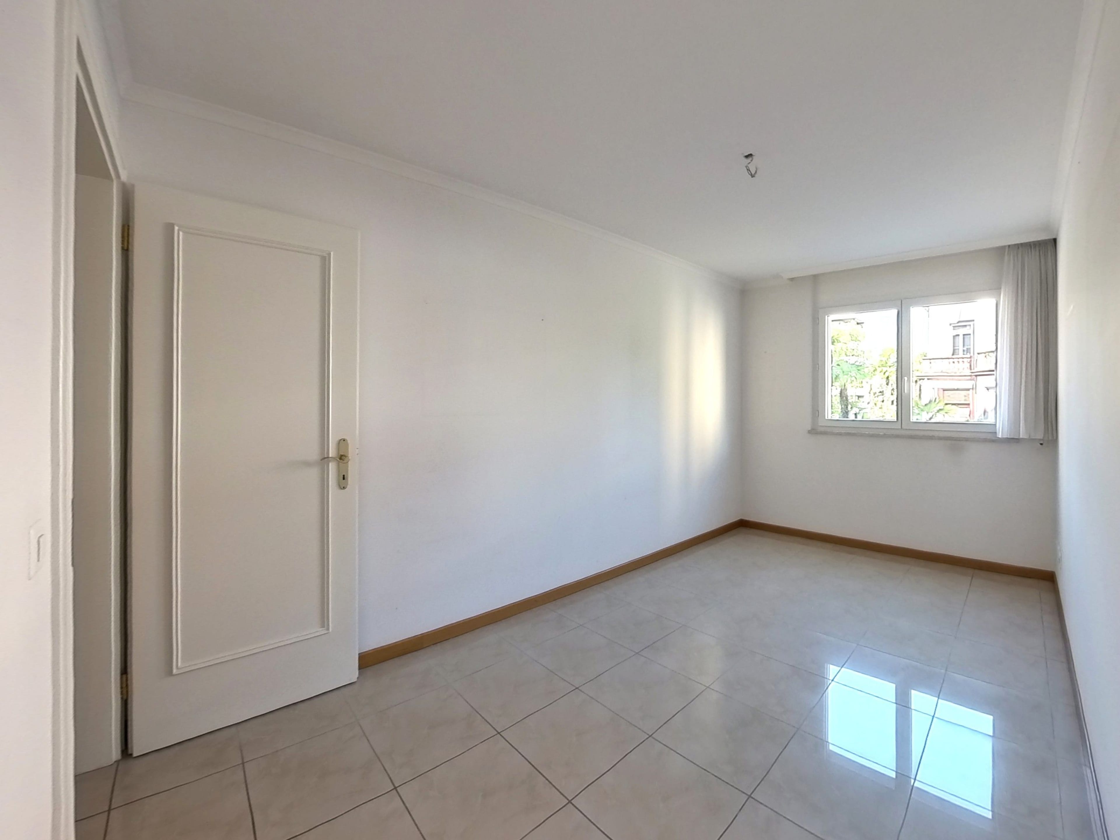 Helle 4.5-Zimmer-Wohnung mit 3 Balkonen, seenah in Locarno - 8