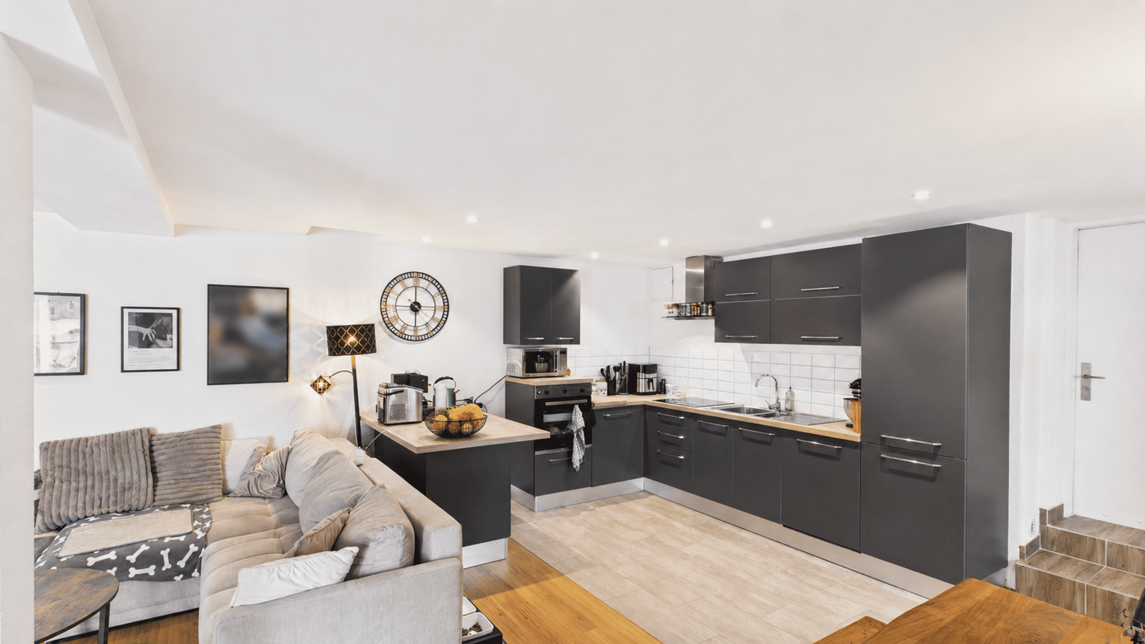 2 Häuser mit 8-Zimmer und grosser Terrasse in Kollbrunn zu verkaufen - 9