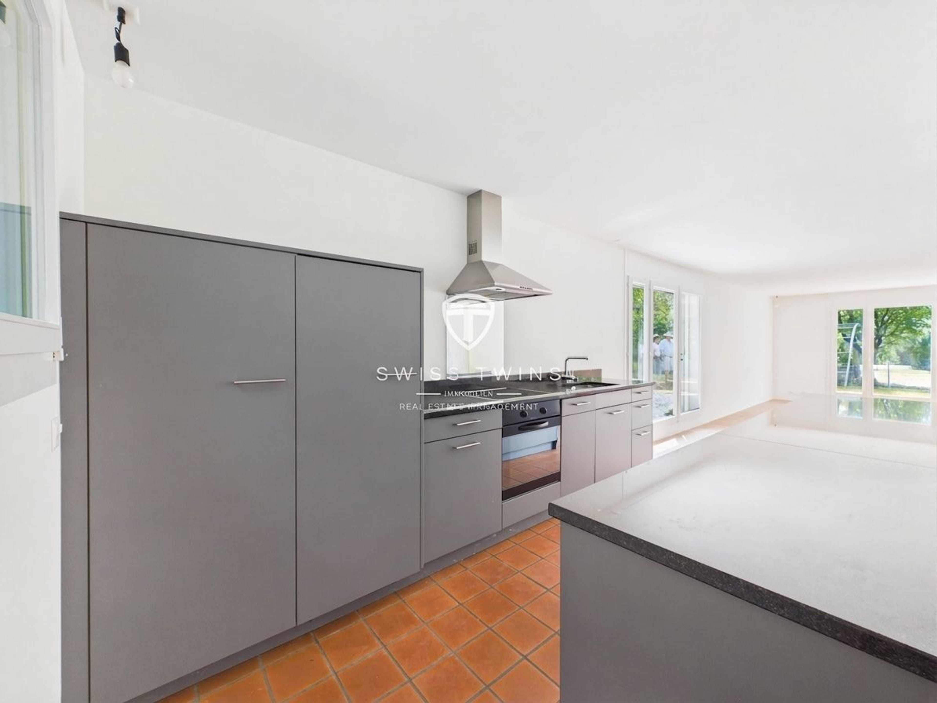 2.5-Zimmer-Gartenwohnung mit 150 m² Garten, Adliswil  - 4