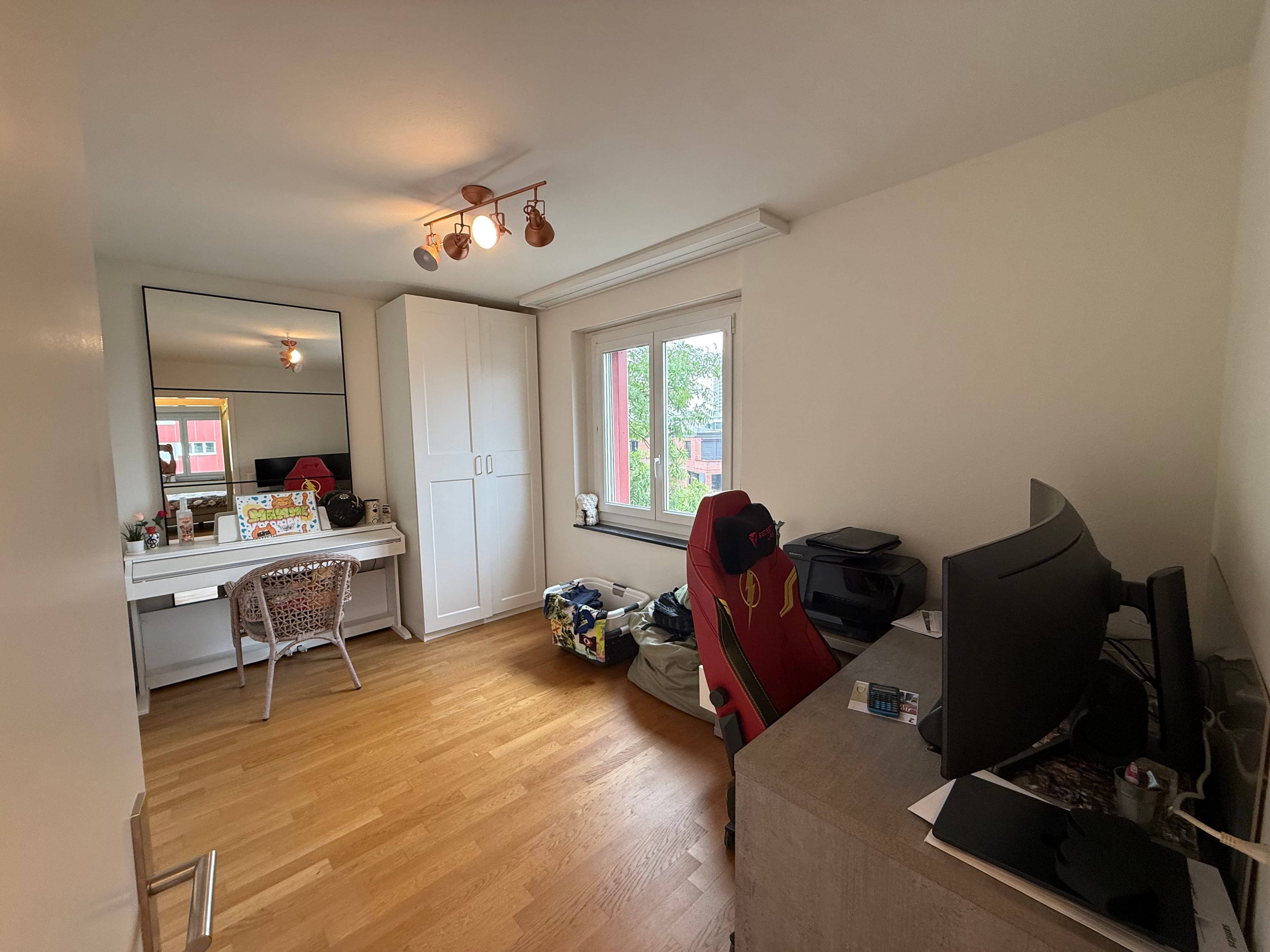 Helle 3.5 Zimmer Wohnung mit Balkon in Regensdorf mieten - 1