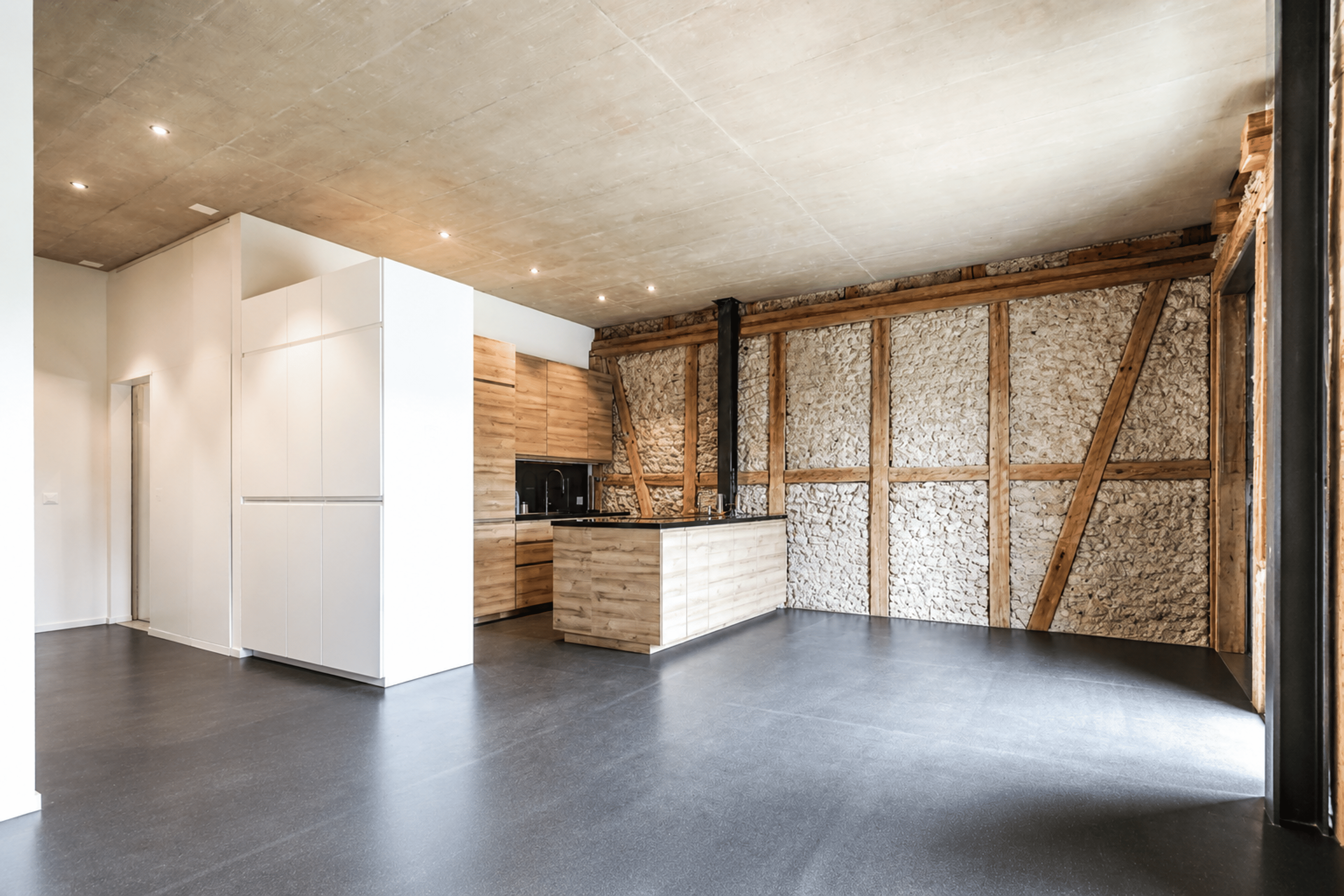 Historisches Bijou mit modernem Ausbaustandard – 2.5-Zimmer-Wohnung mit Balkon - 14