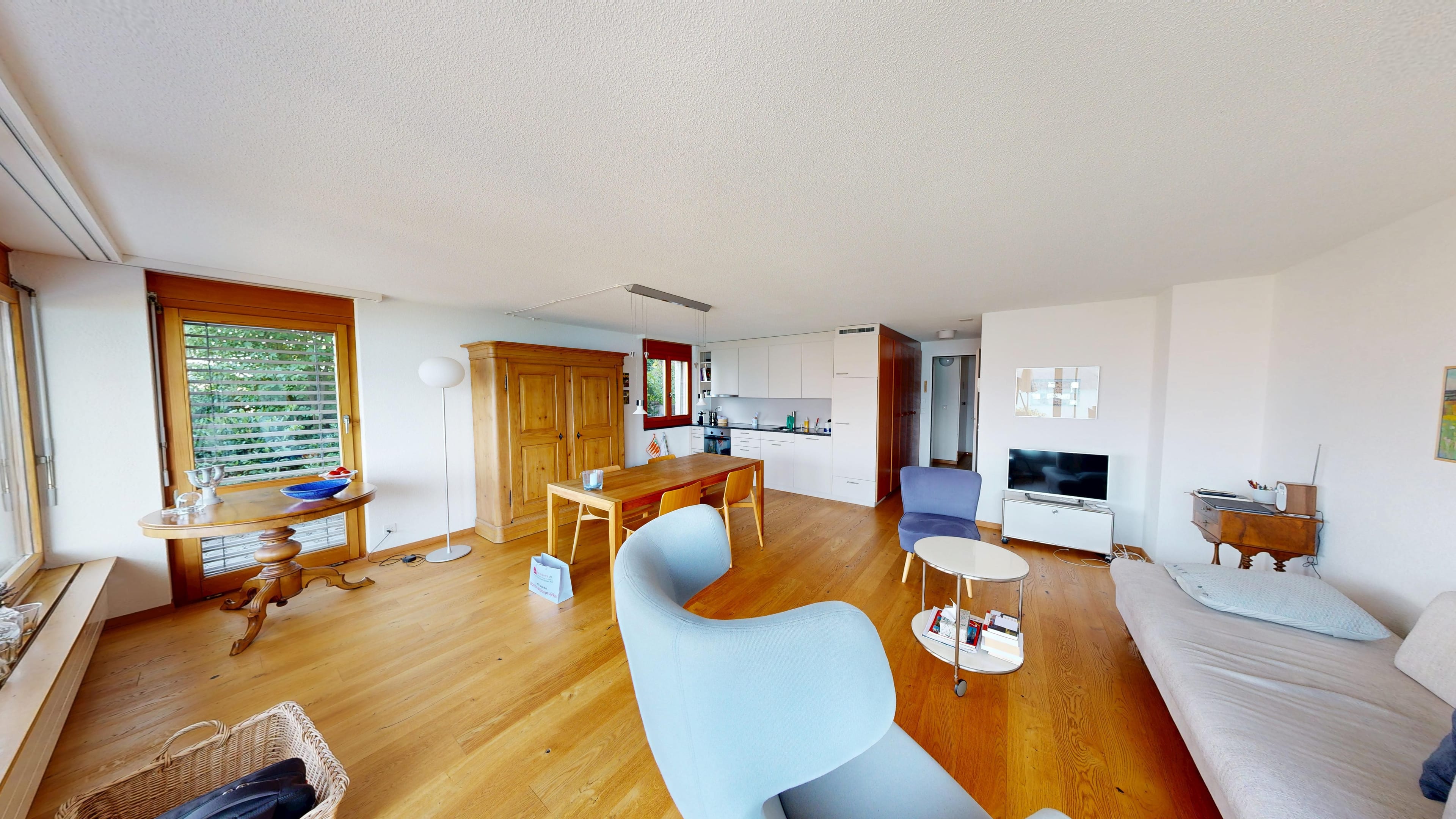 2.5-Zimmer-Wohnung mit Seesicht in Gunten - 4