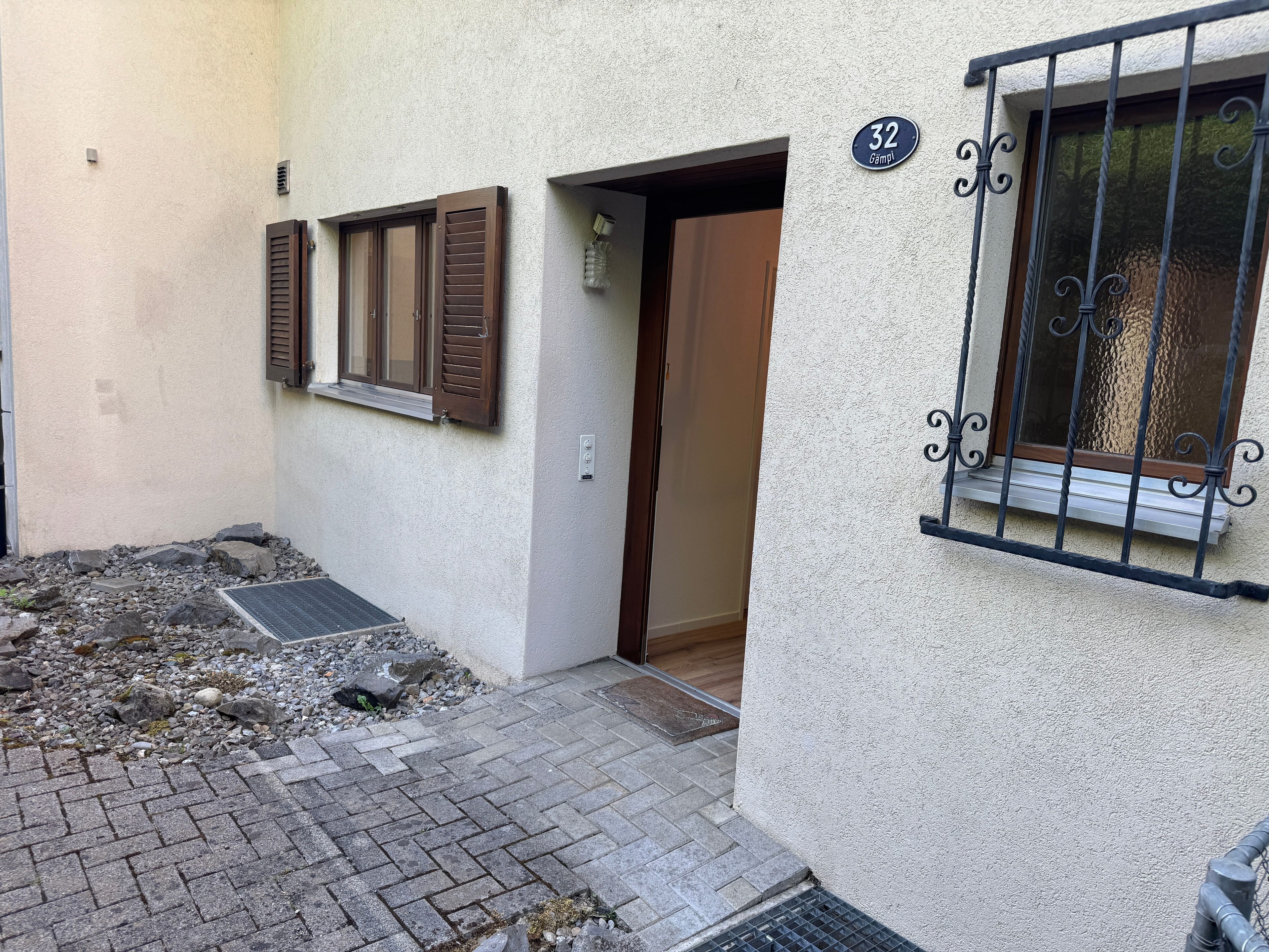5.5-Zimmer-Reiheneckhaus mit Garten in Adligenswil mieten - 5