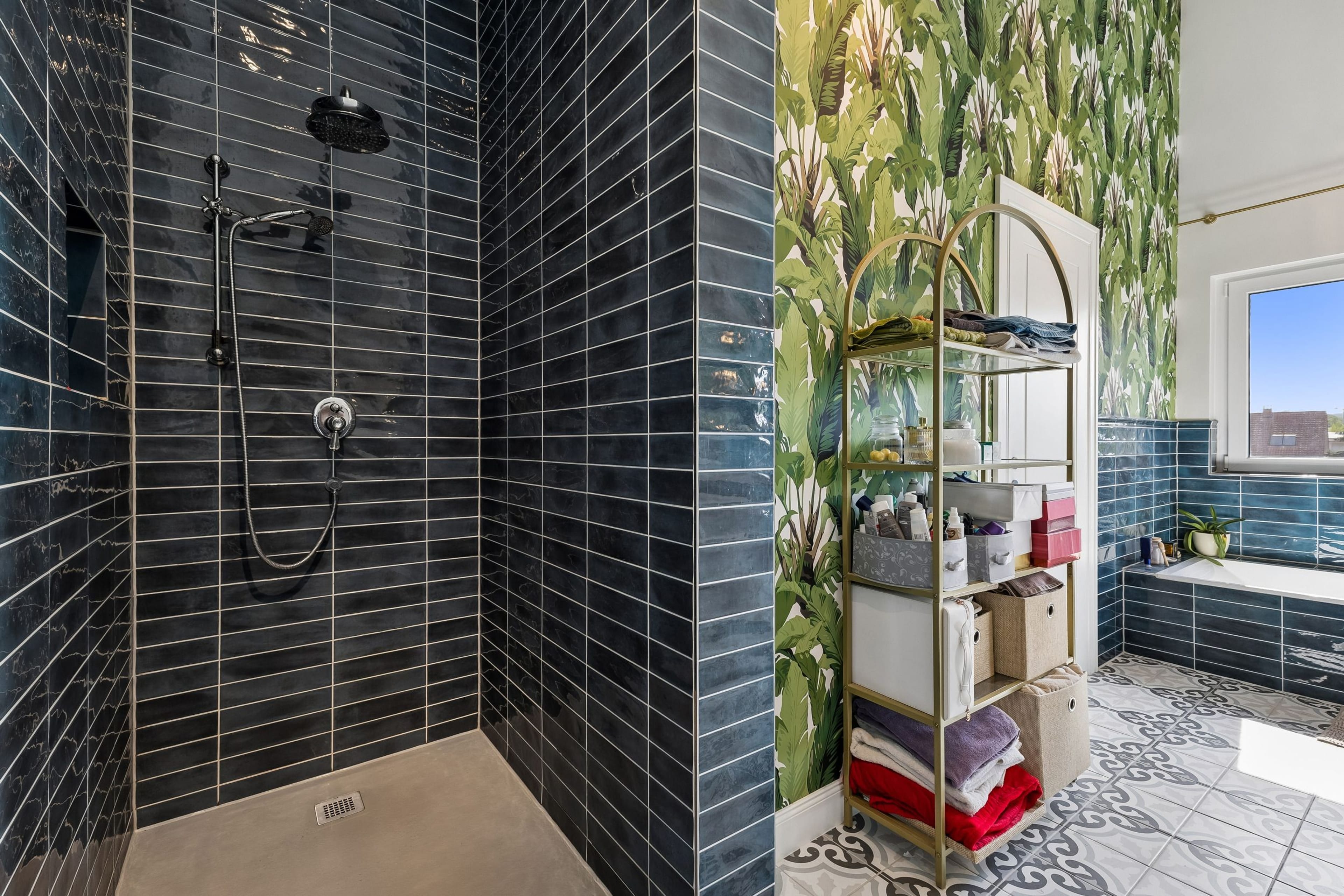 Exklusive Neubau-Villa mit Designerküche, Smart Home & privater Wellness-Oase - 8