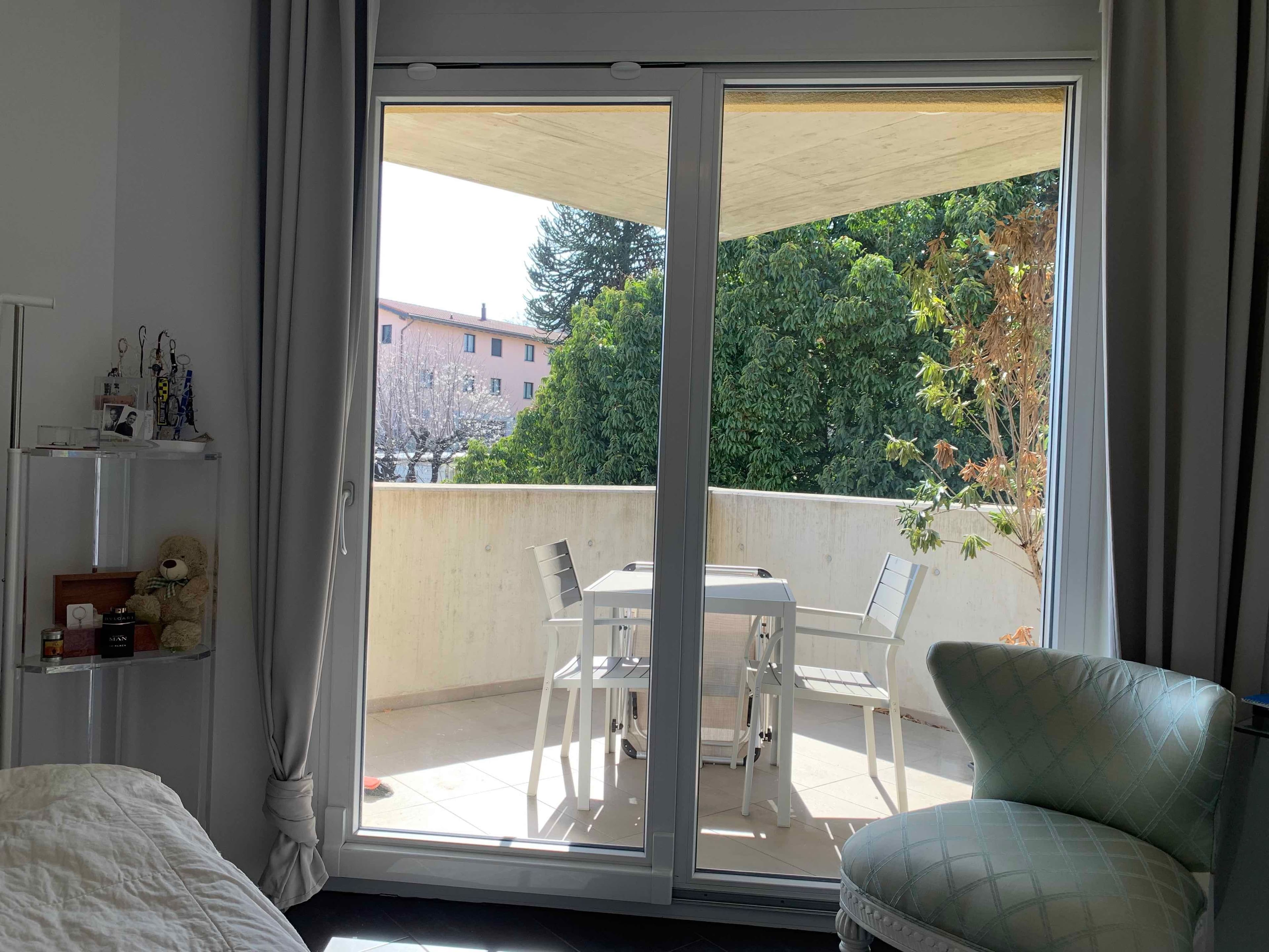 3.5 locali con balcone e vista aperta a Porza