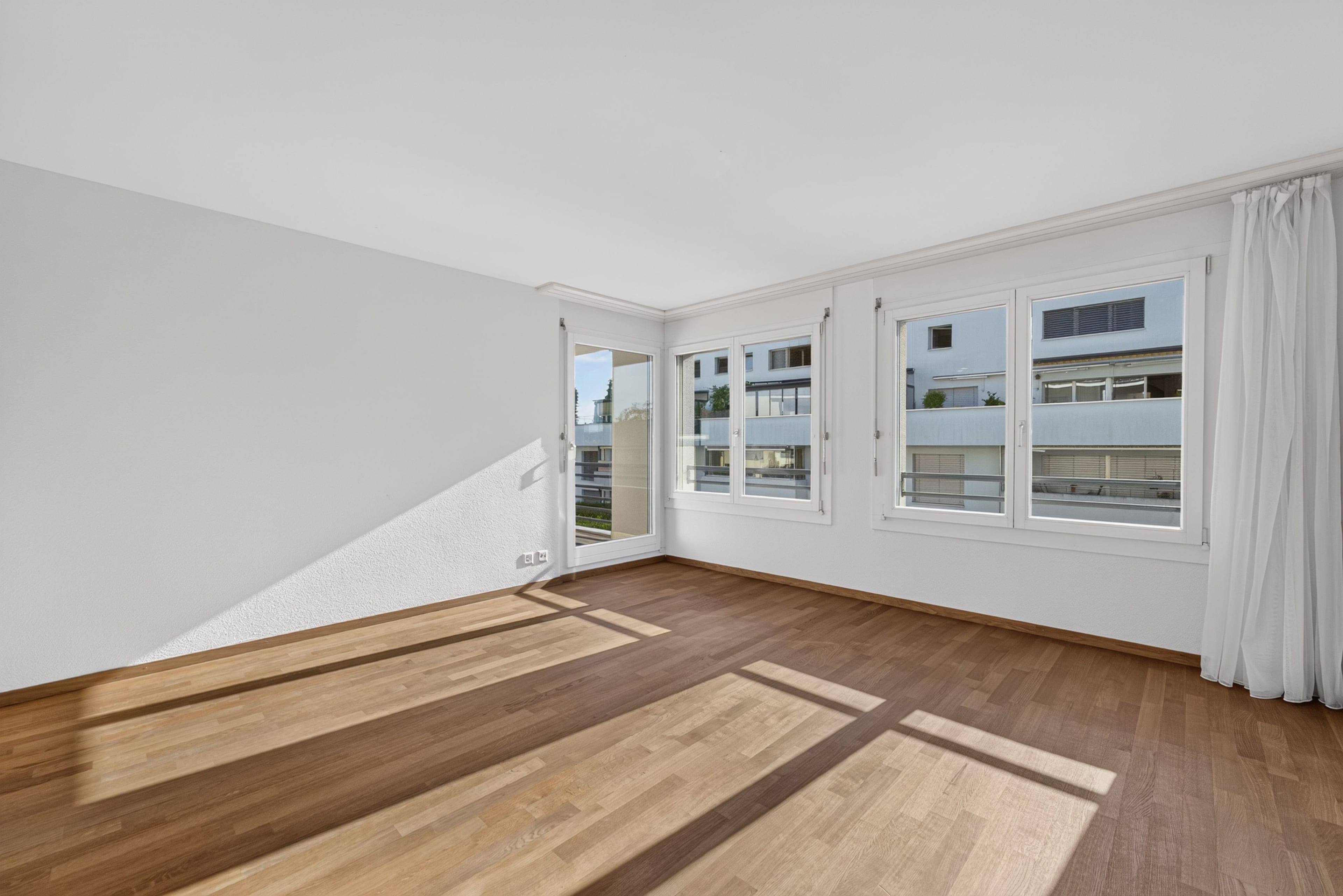 Wohnen wie im Einfamilienhaus – exklusive 5.5-Zimmer-Garten-Maisonette mit sonnigem Privatgarten - 29