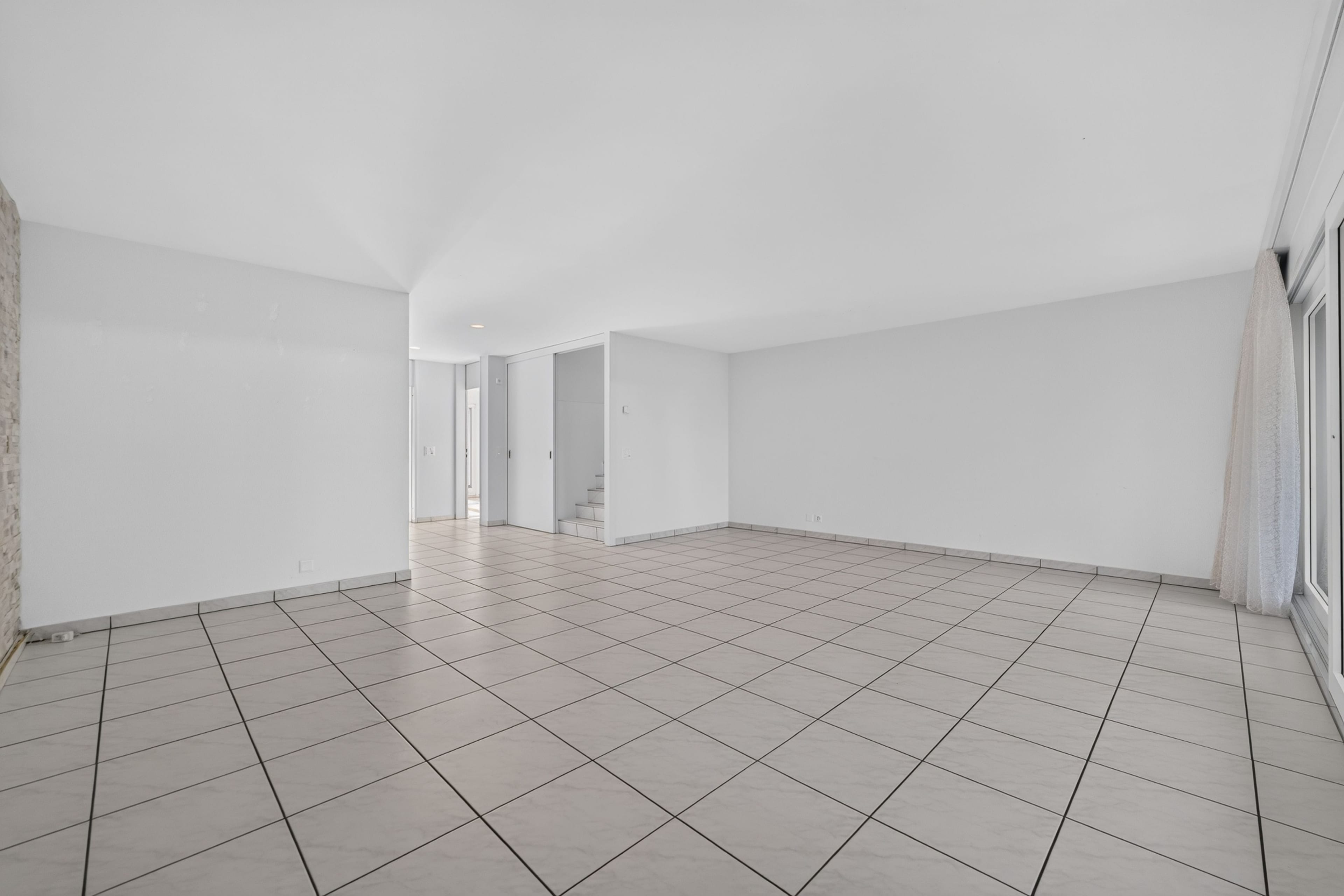 Wohnen wie im Einfamilienhaus – exklusive 5.5-Zimmer-Garten-Maisonette mit sonnigem Privatgarten - 28