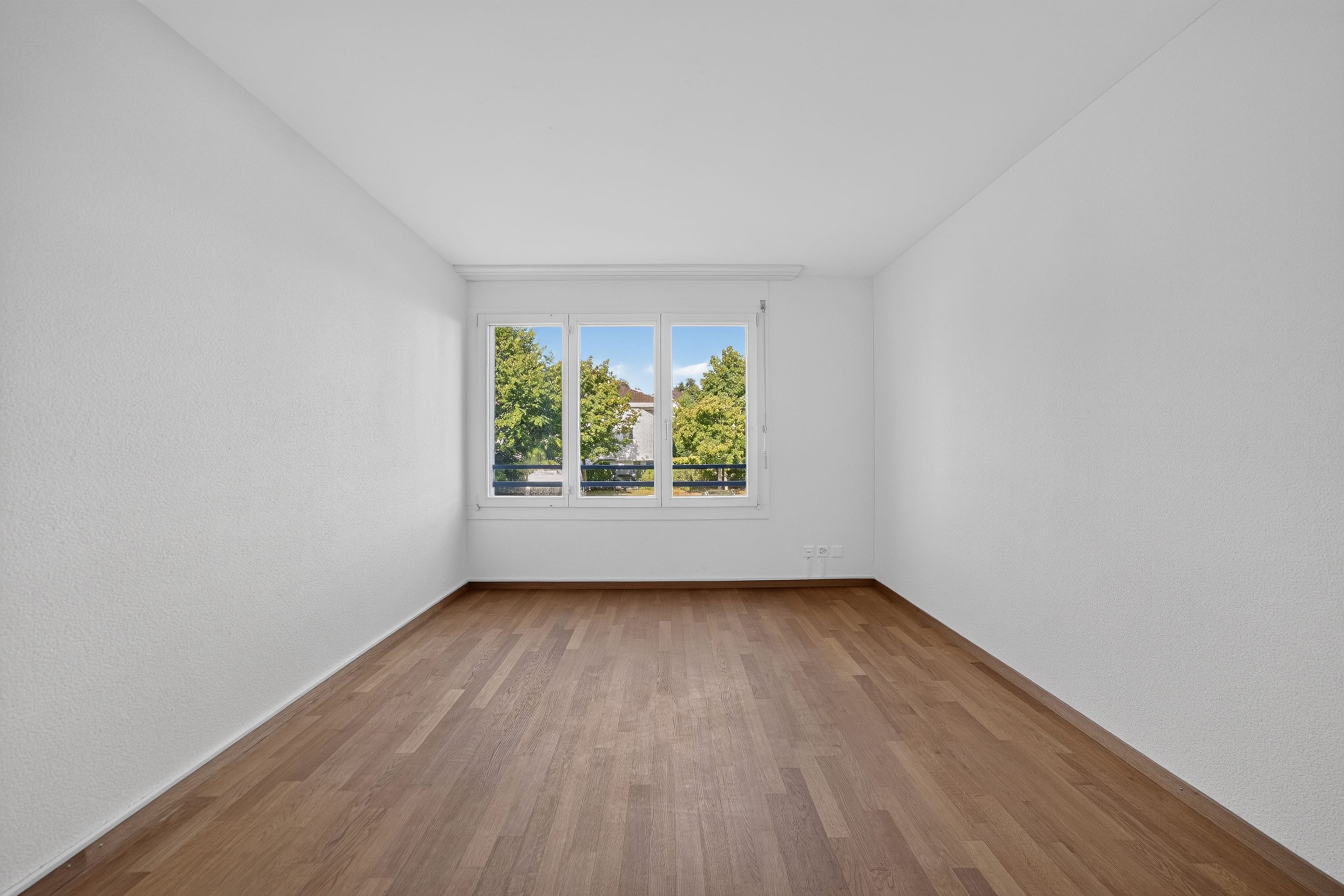 Wohnen wie im Einfamilienhaus – exklusive 5.5-Zimmer-Garten-Maisonette mit sonnigem Privatgarten - 11