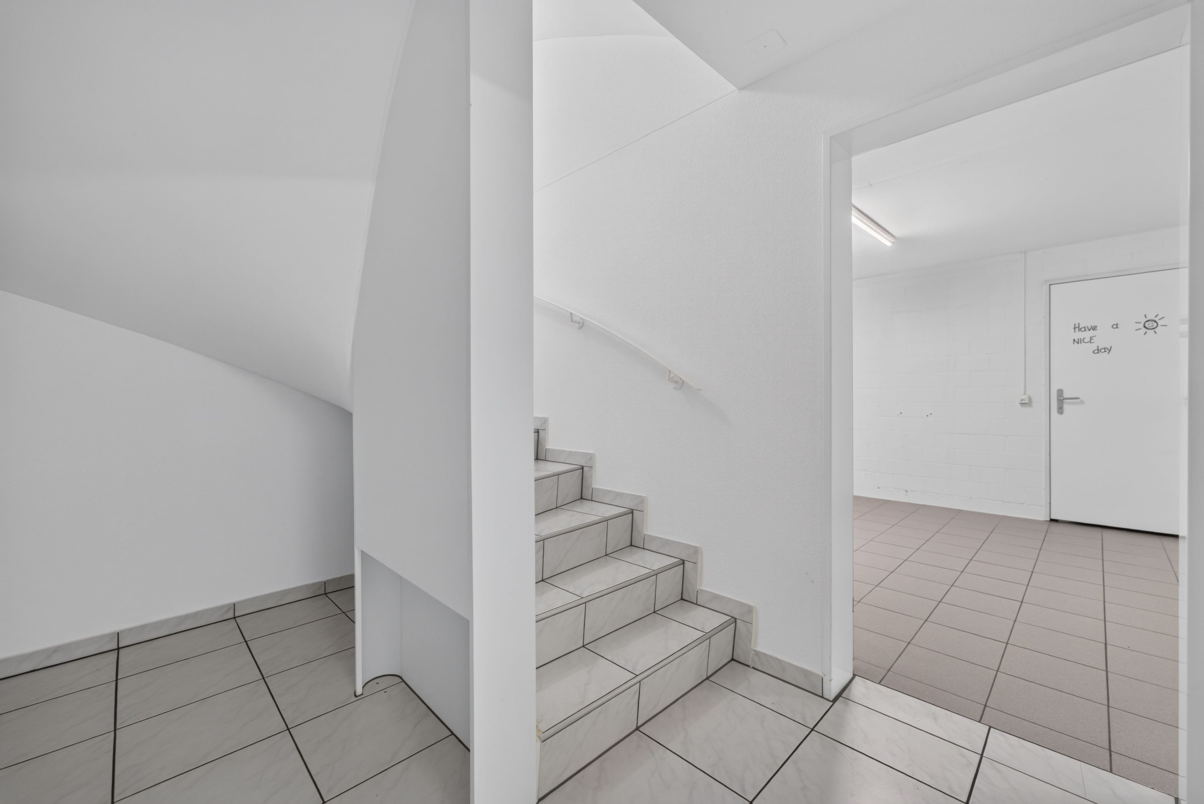 Wohnen wie im Einfamilienhaus – exklusive 5.5-Zimmer-Garten-Maisonette mit sonnigem Privatgarten - 31