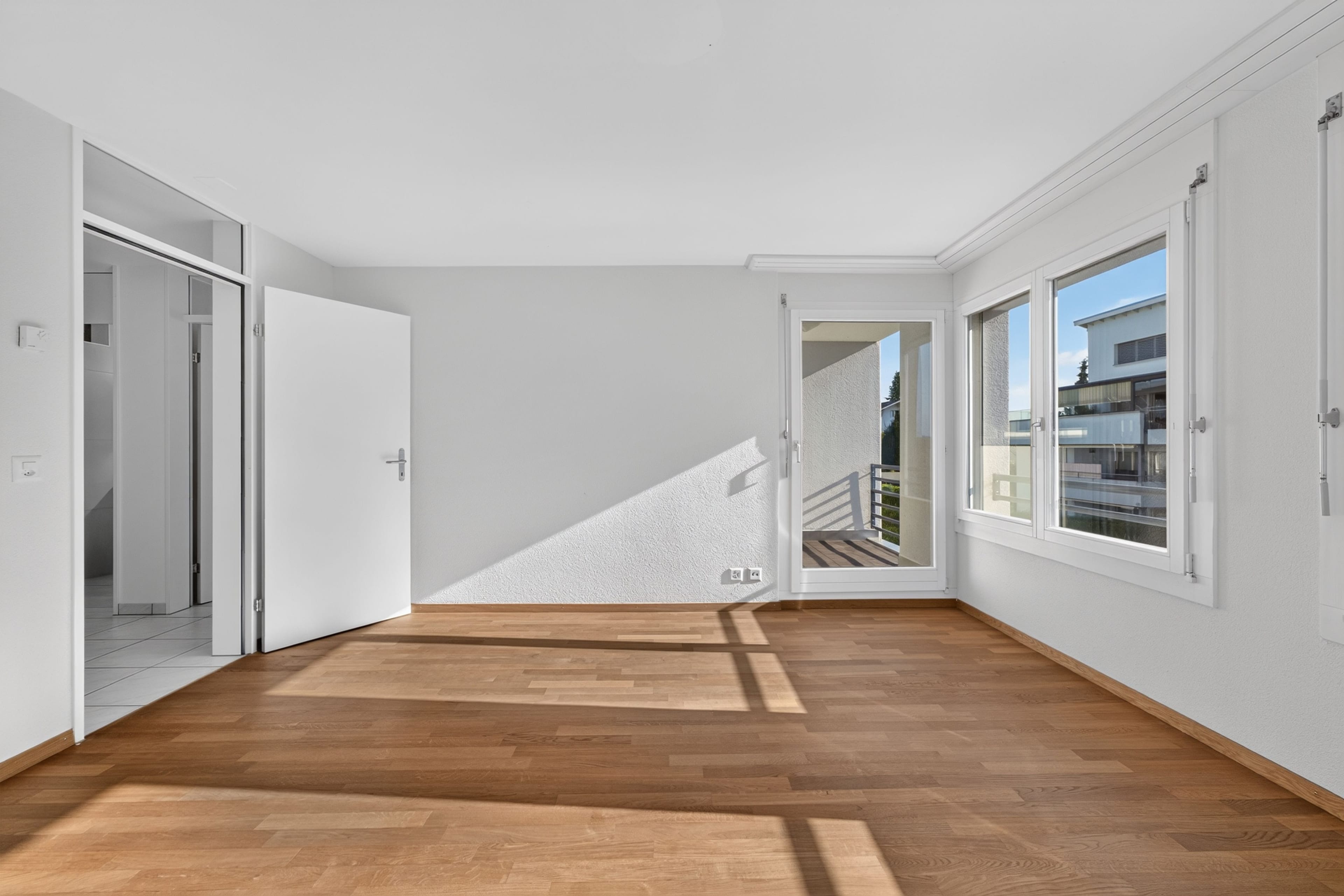 Wohnen wie im Einfamilienhaus – exklusive 5.5-Zimmer-Garten-Maisonette mit sonnigem Privatgarten - 8