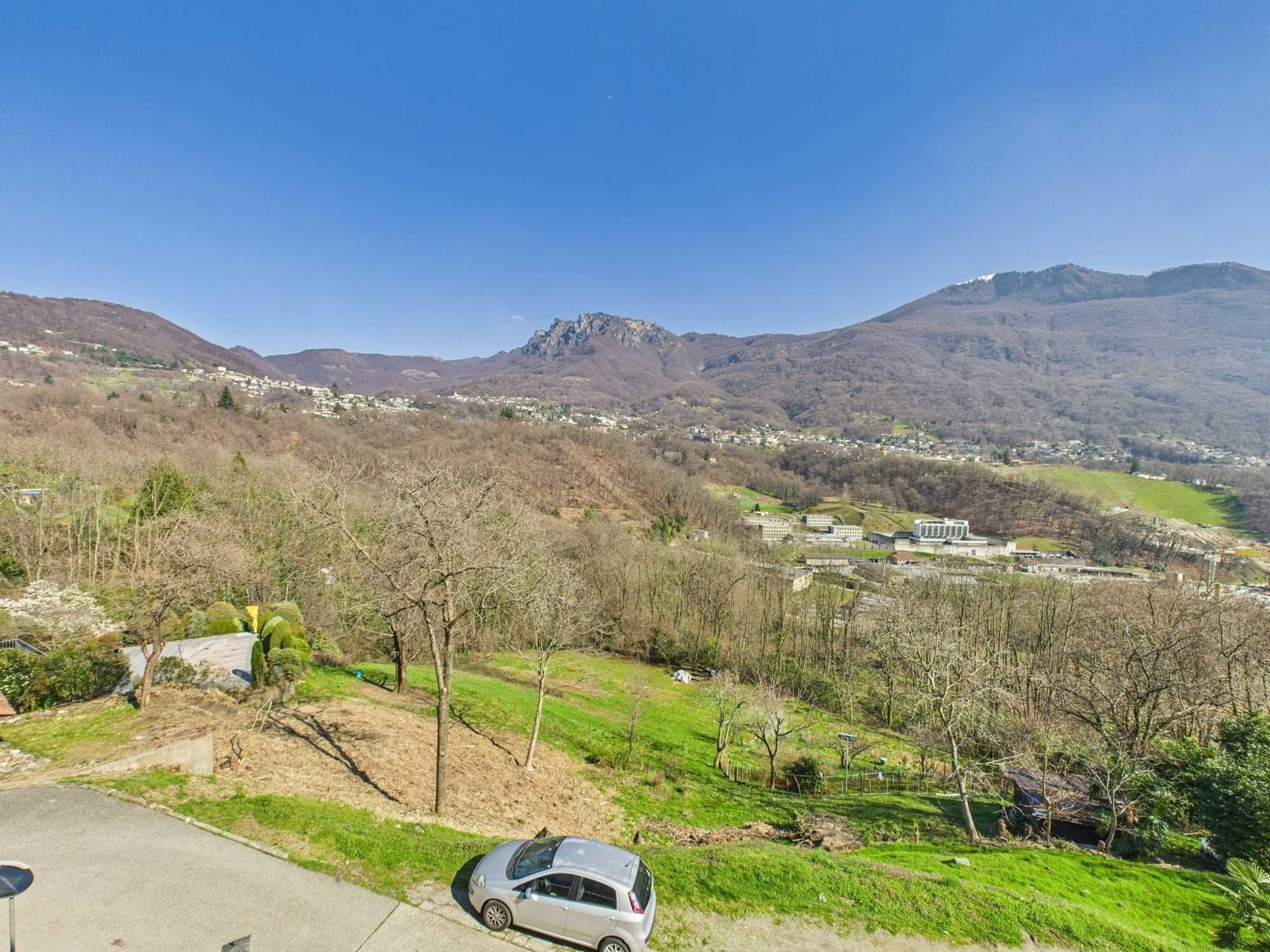 Attico 4.5 locali con vista monti a Lugaggia - 9