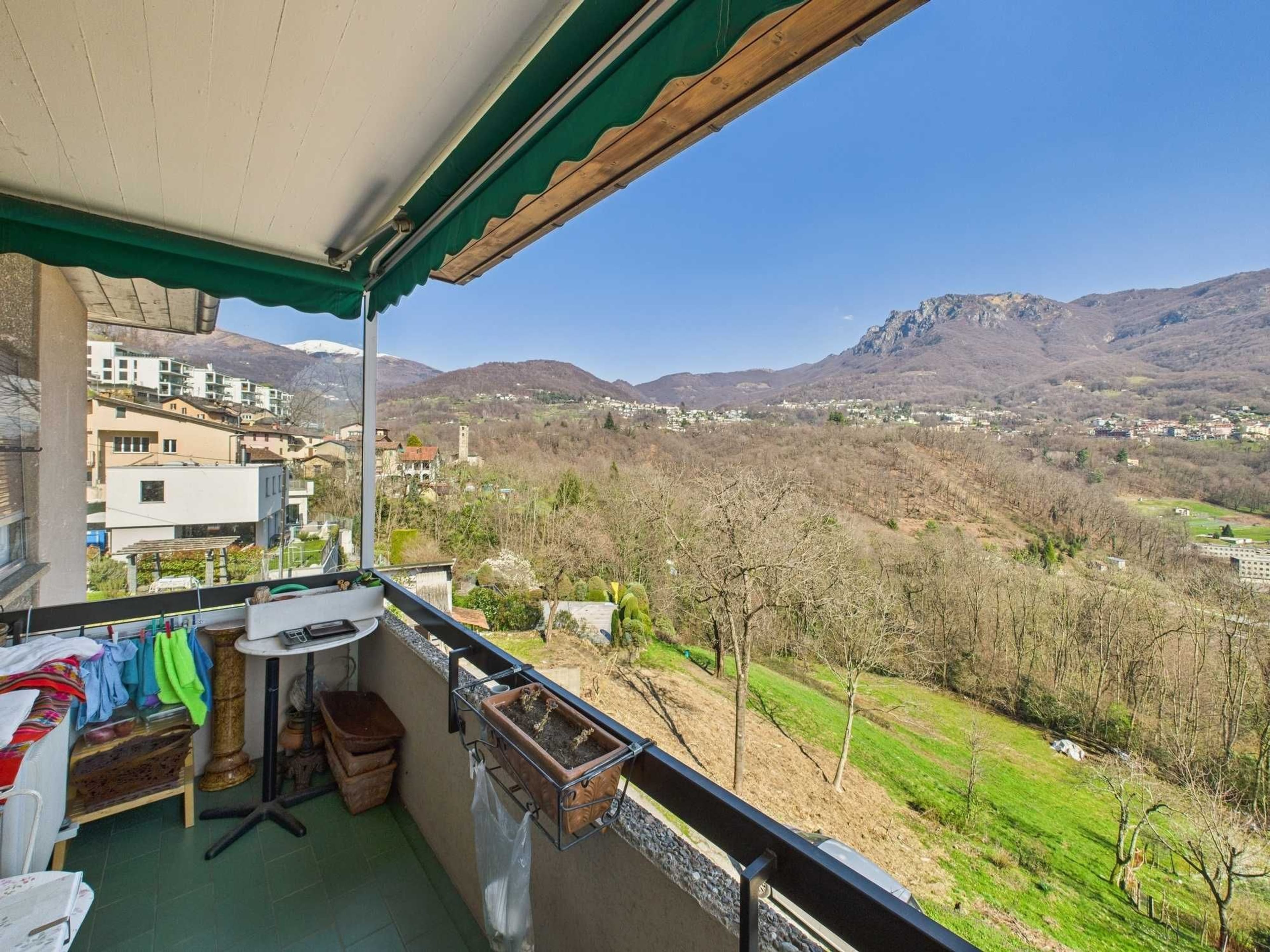 Attico 4.5 locali con vista monti a Lugaggia - 10
