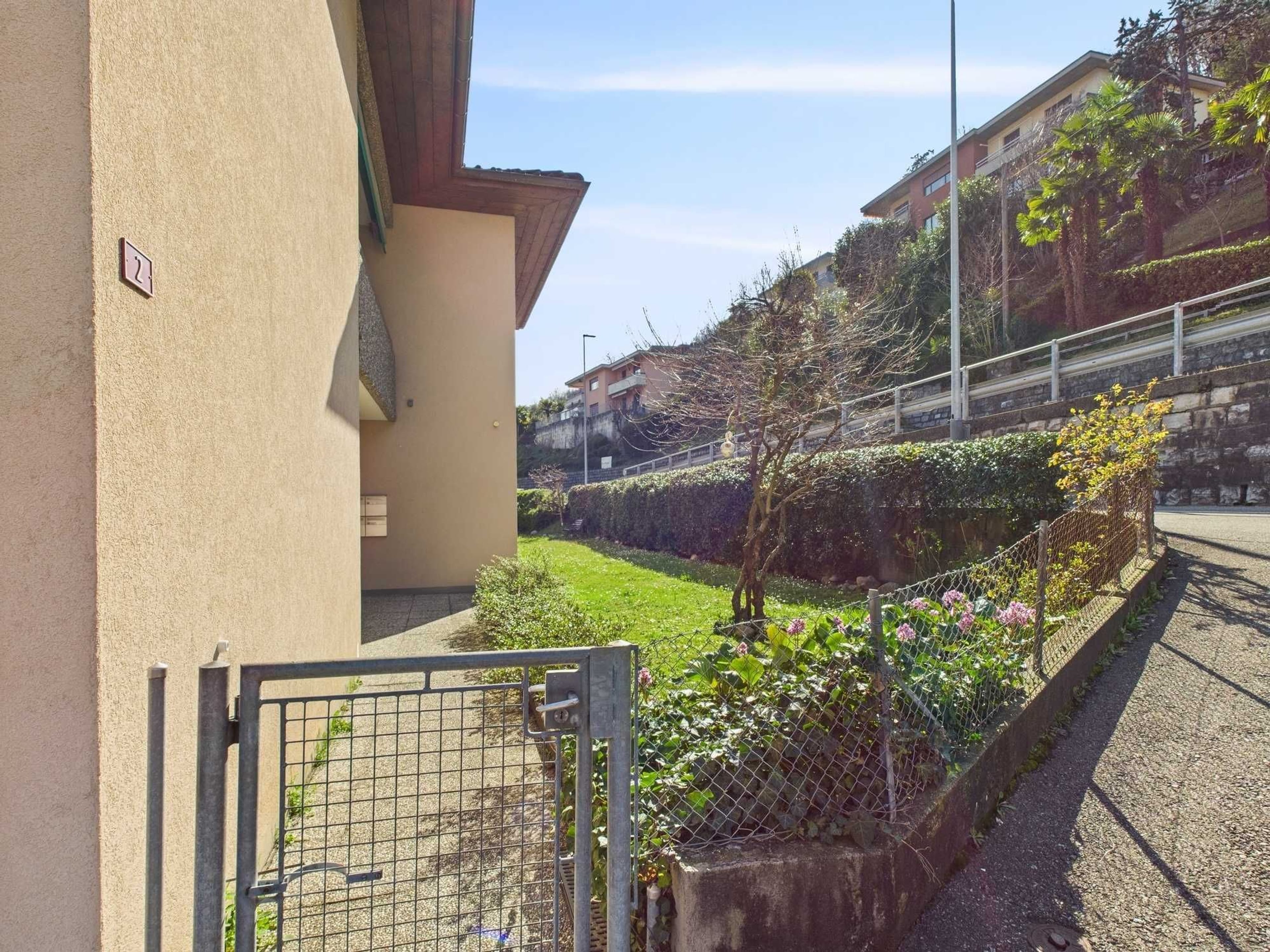 Attico 4.5 locali con vista monti a Lugaggia - 2