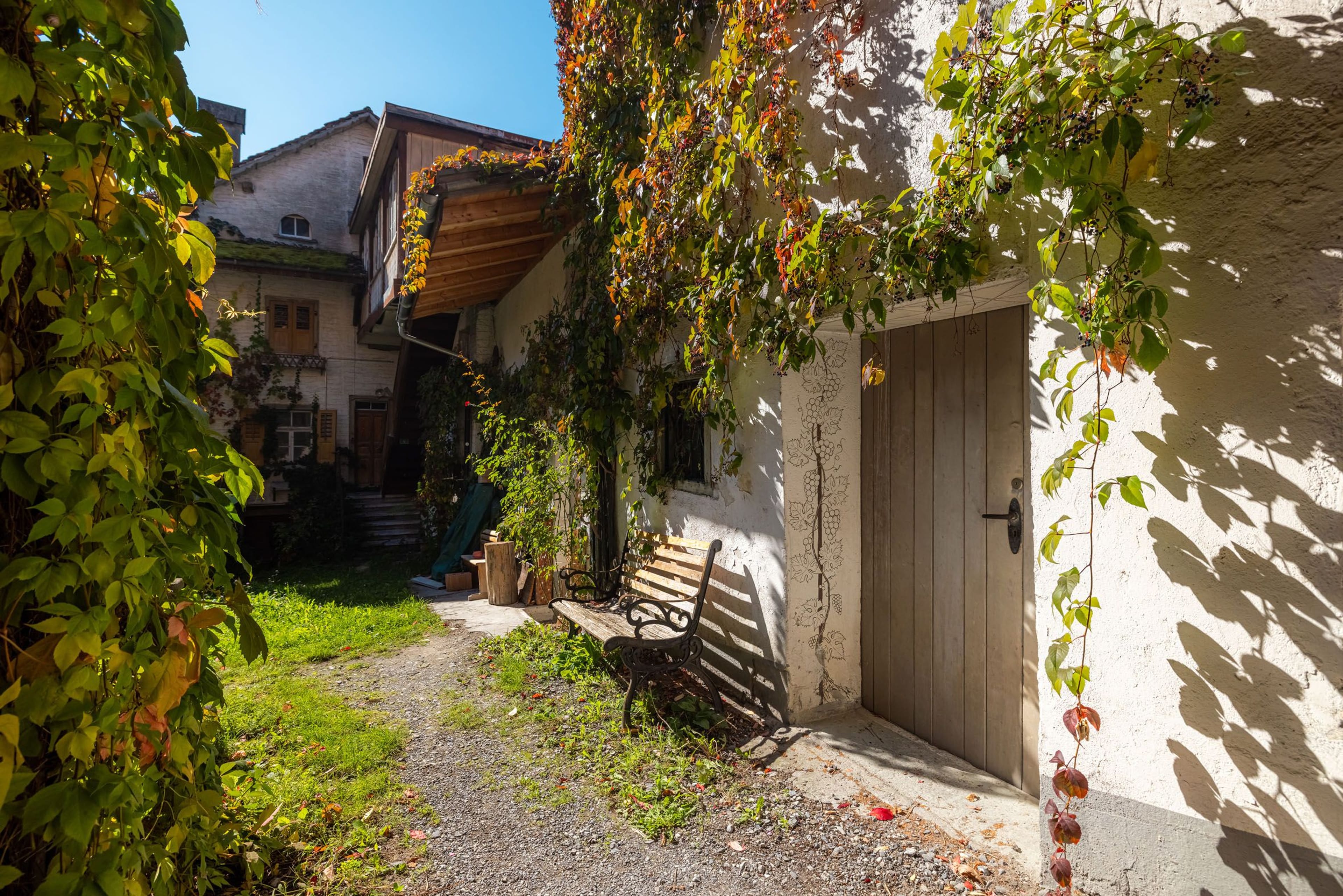Lagergebäude in Jenins, Zentrumszone, mit TG-Platz kaufen - Bild 2