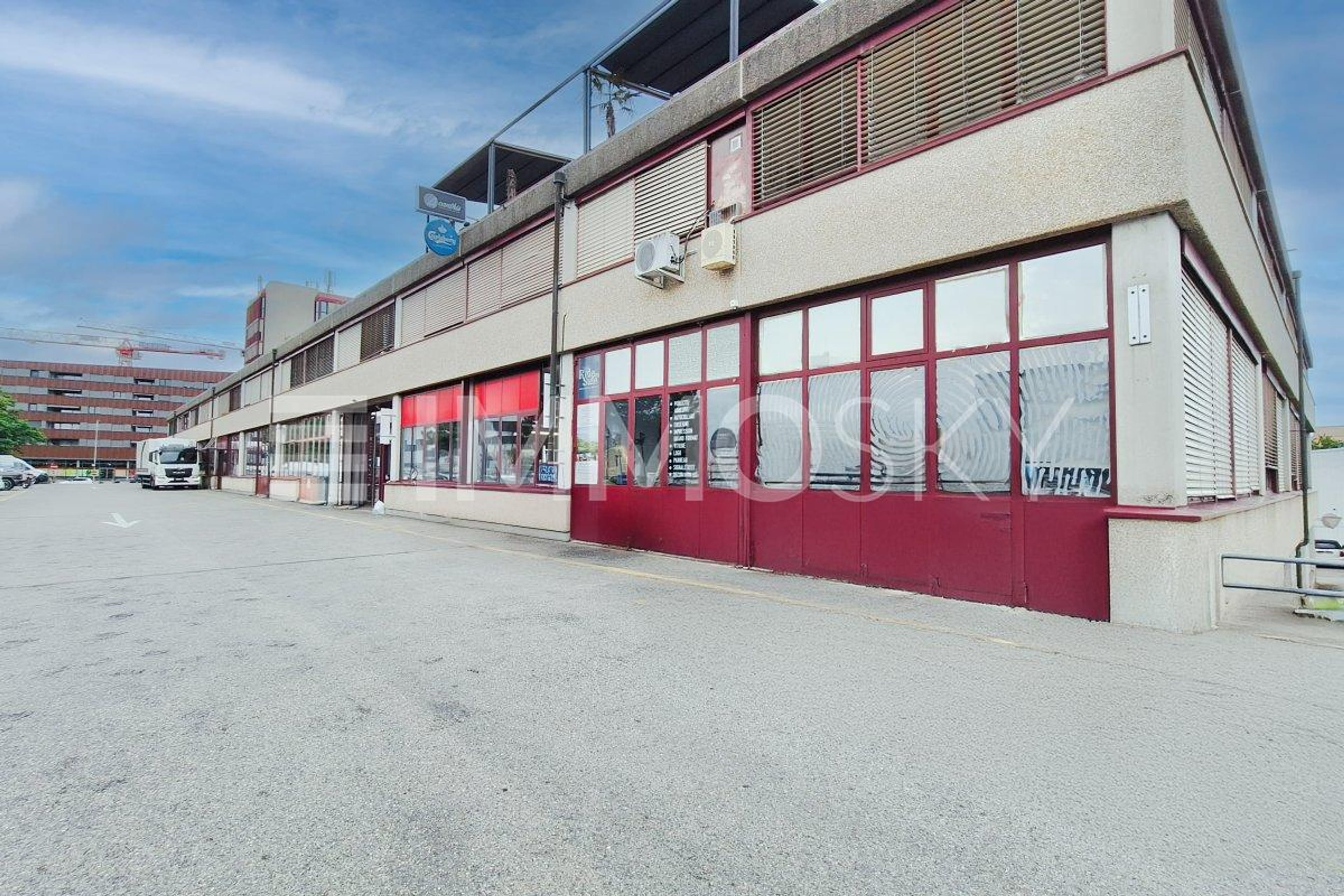 150m2 de surface commerciale en duplex à Nyon - Bild 1