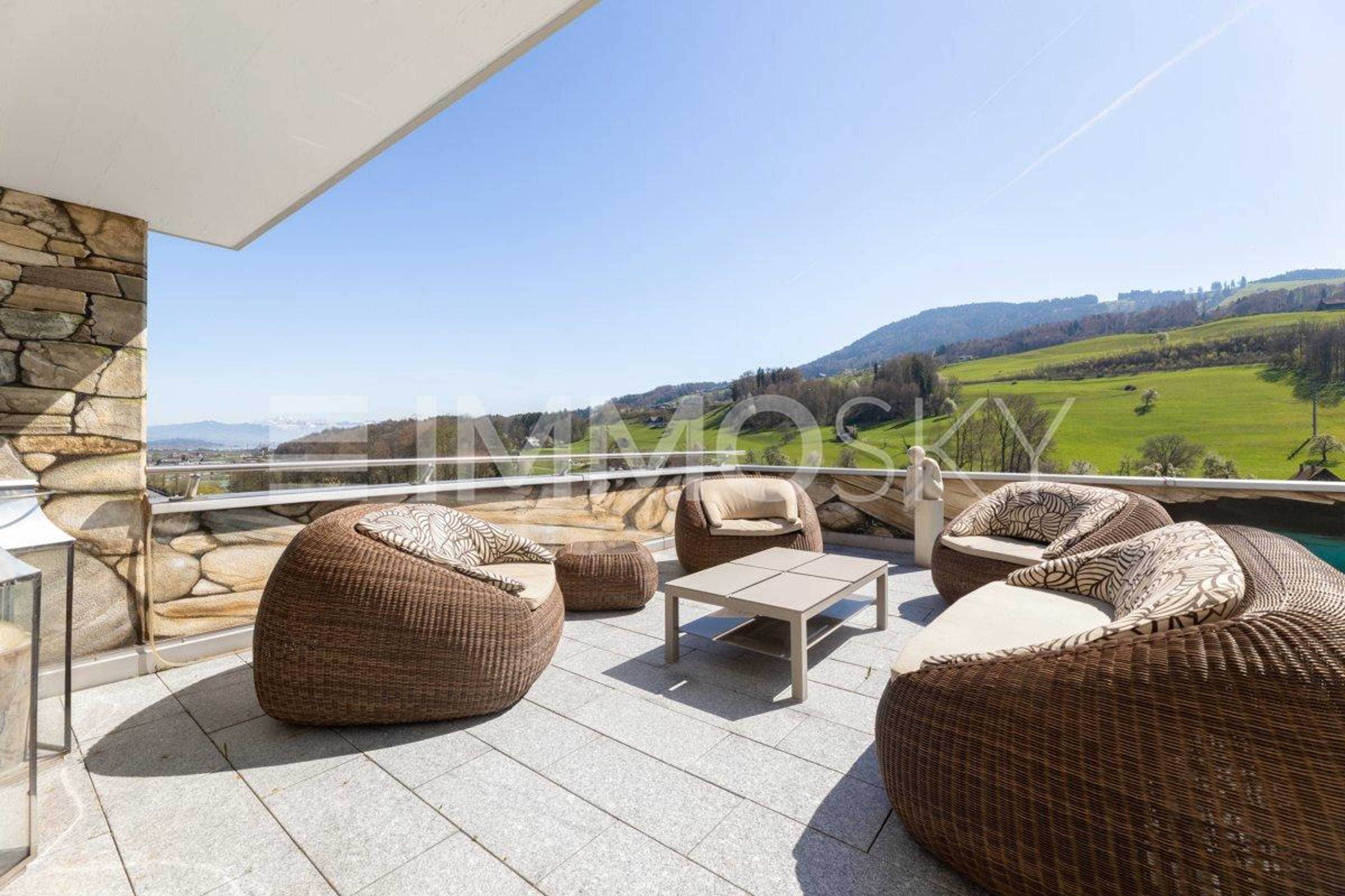 Über dem Zürichsee  Wohnen mit Aussicht auf das Besondere - Bild 1