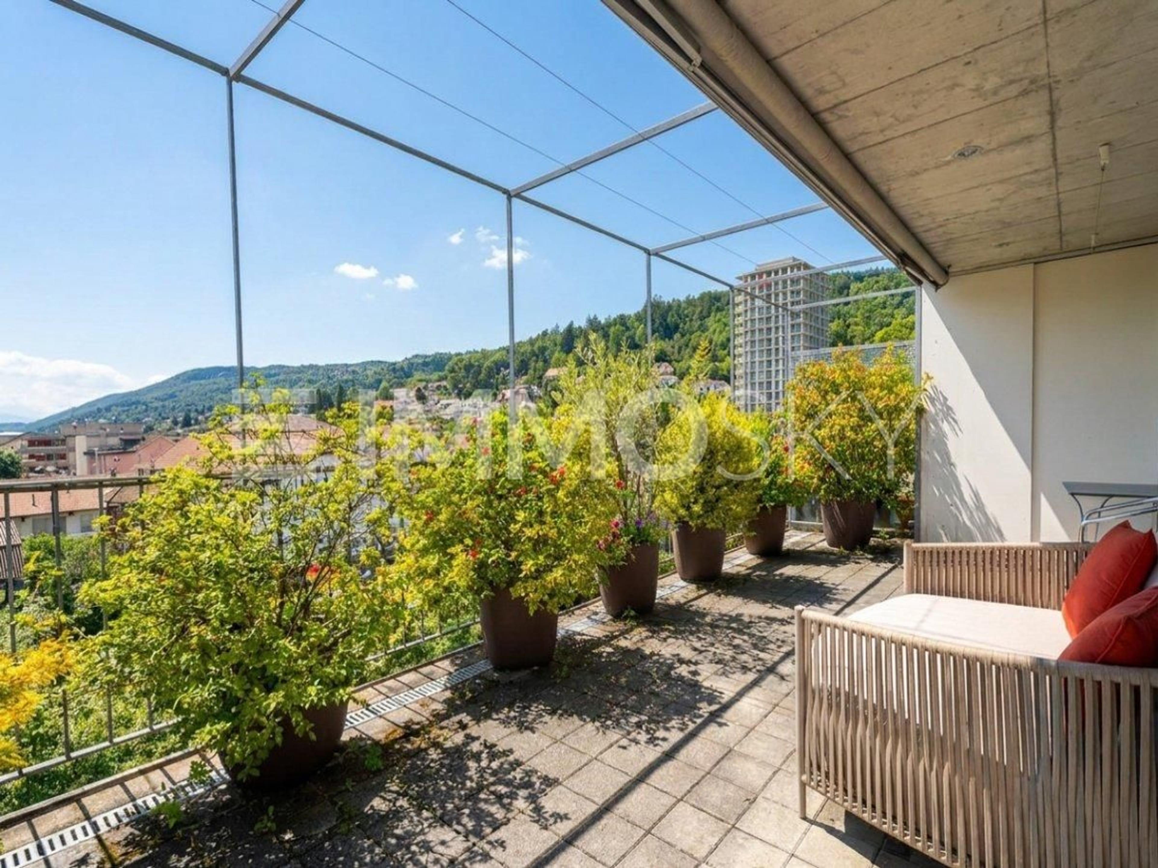 Attique dexception avec terrasse panoramique et vue à 360° sur Bienne - Bild 1