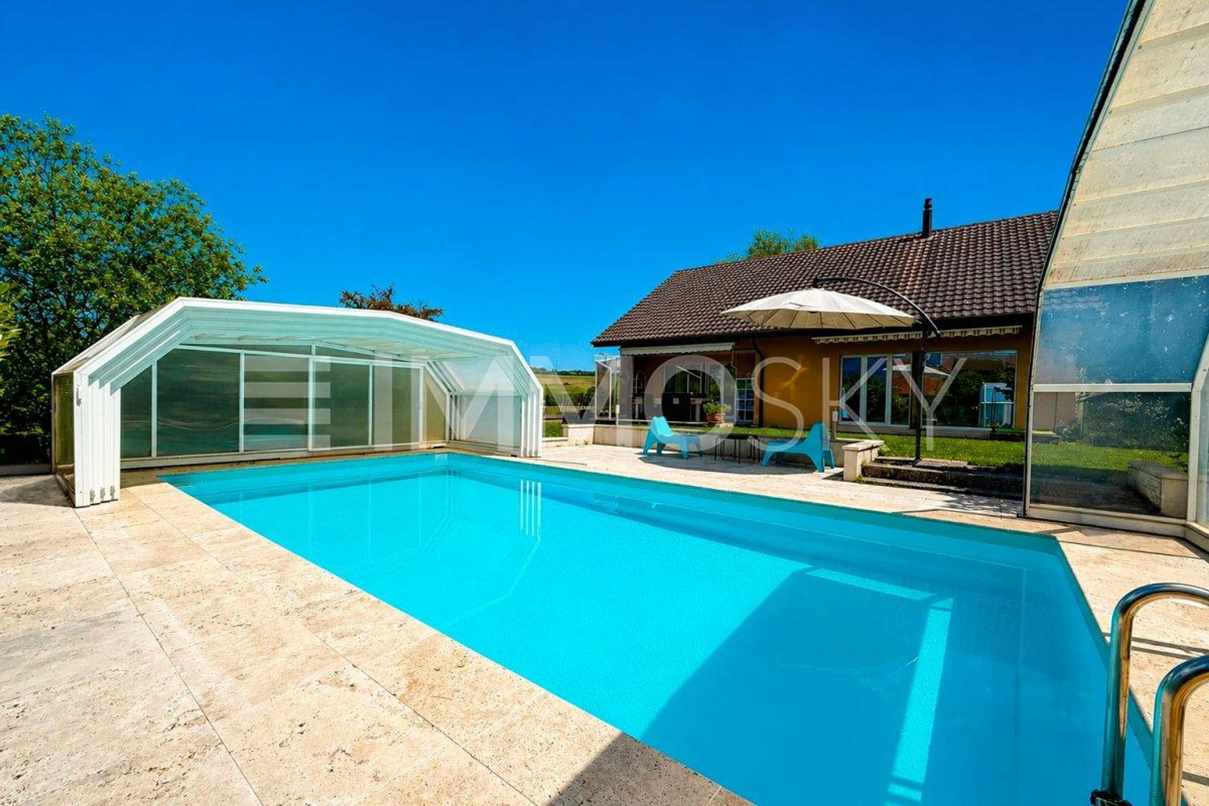Spacieuse villa familiale à Chavornay avec piscine couverte - Bild 1