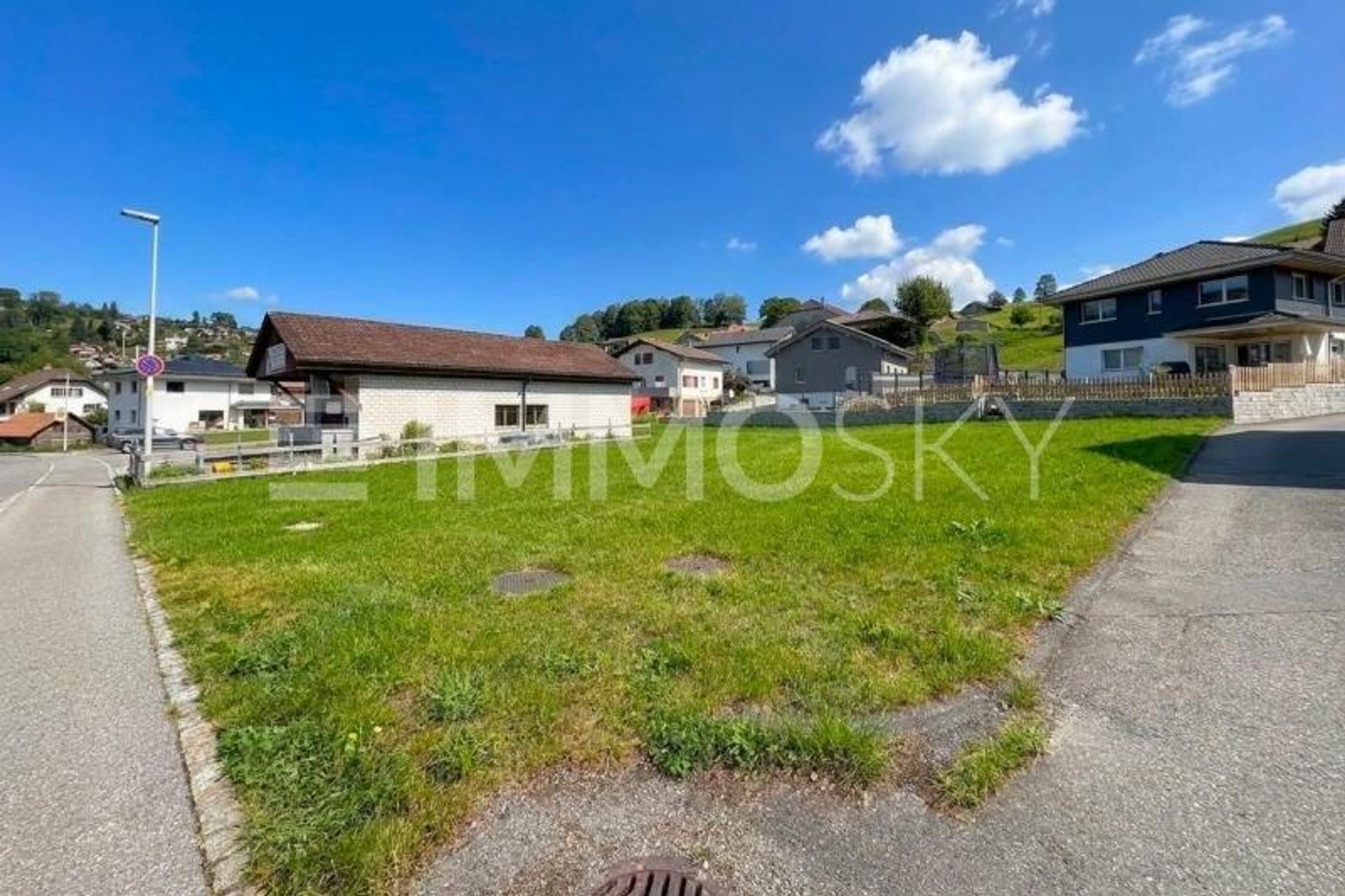 Grosszügiges Bauland mit vielseitigem Potenzial - Bild 3
