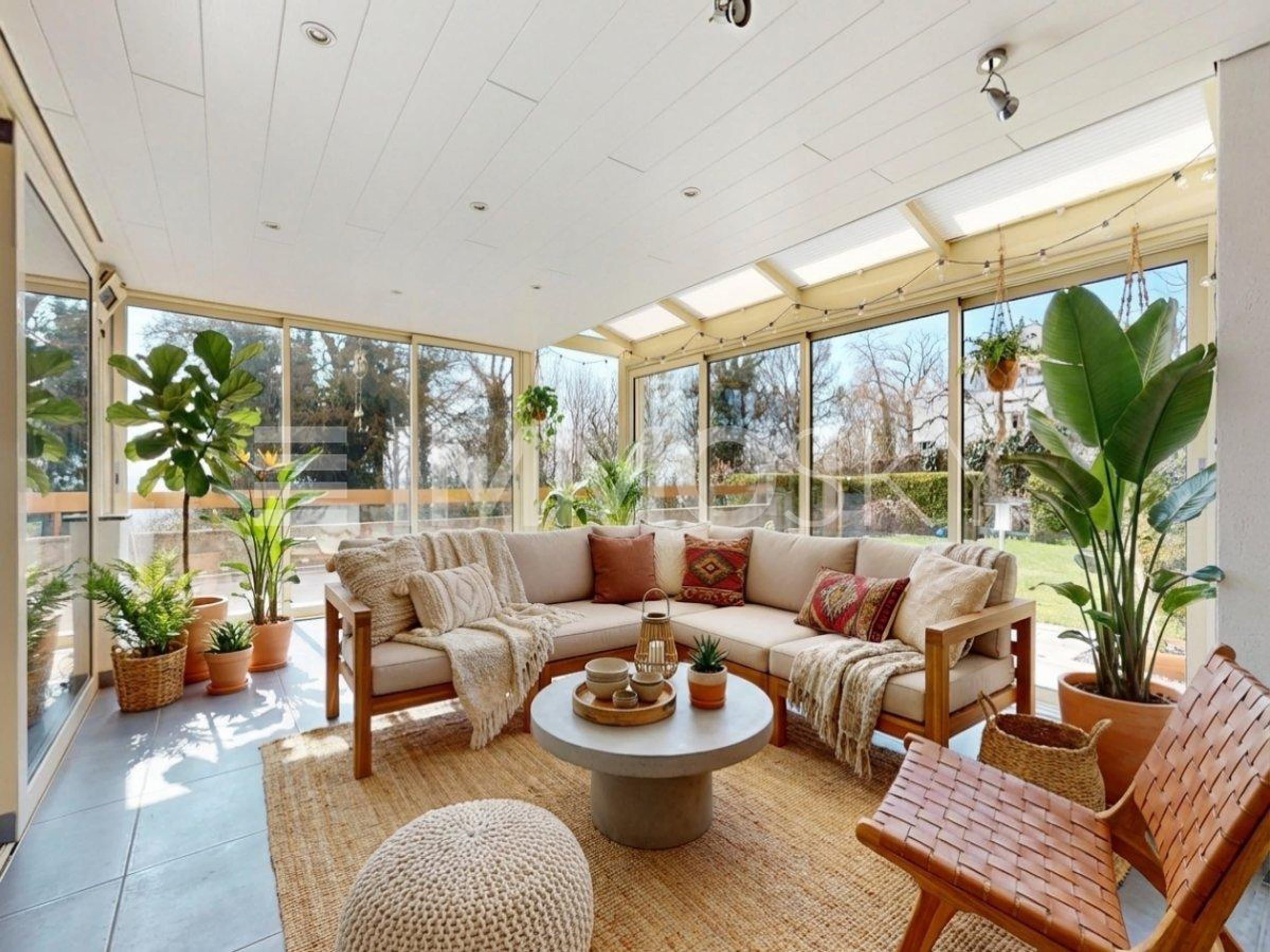 RÉSERVÉ - Superbe rez-de-jardin avec véranda et vue panoramique - Bild 1
