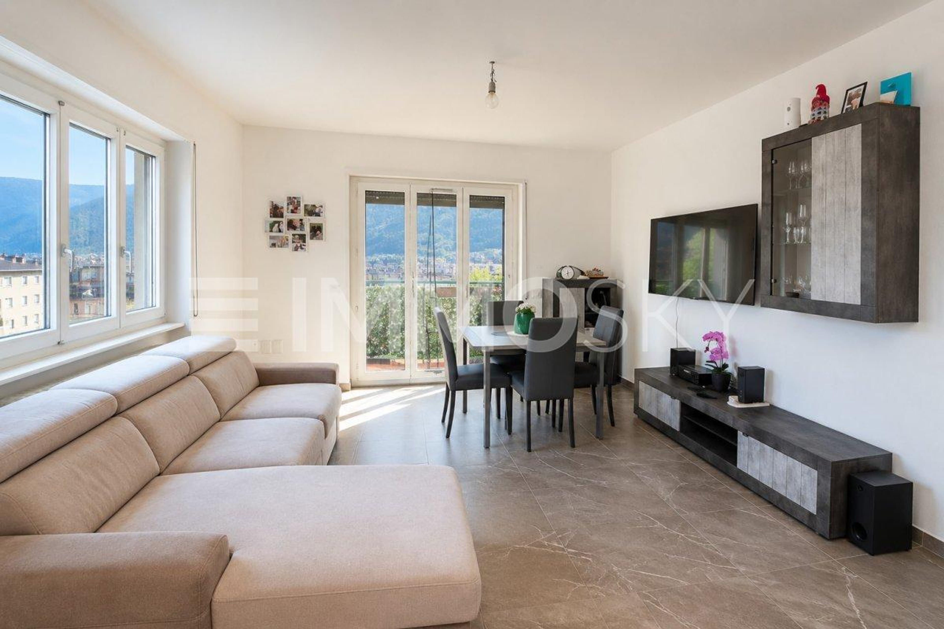 Bellinzona Appartamento 4.5 locali con balcone panoramico - Bild 2