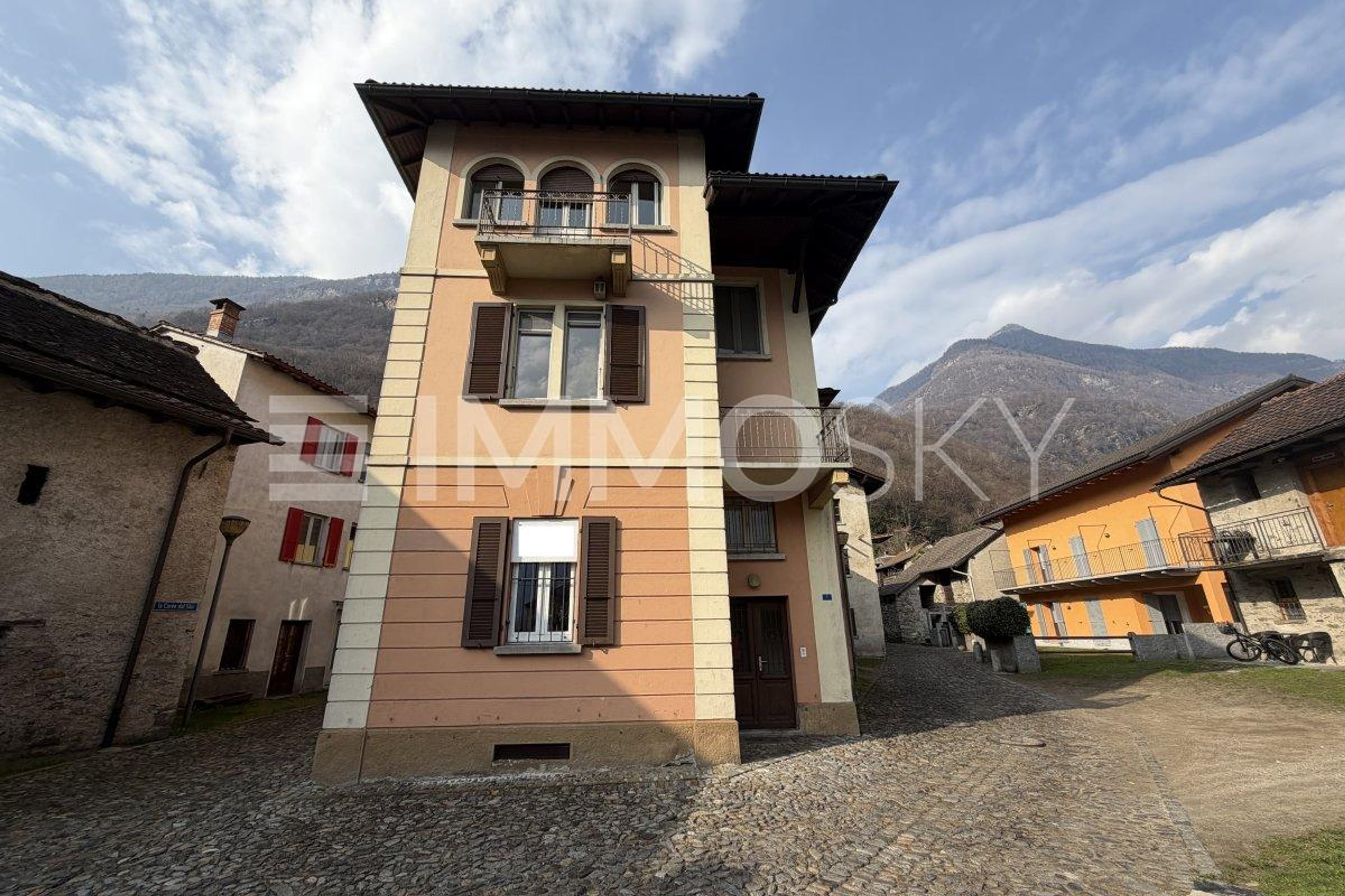 Edificio misto a Preonzo Casa e locale commerciale - Bild 1