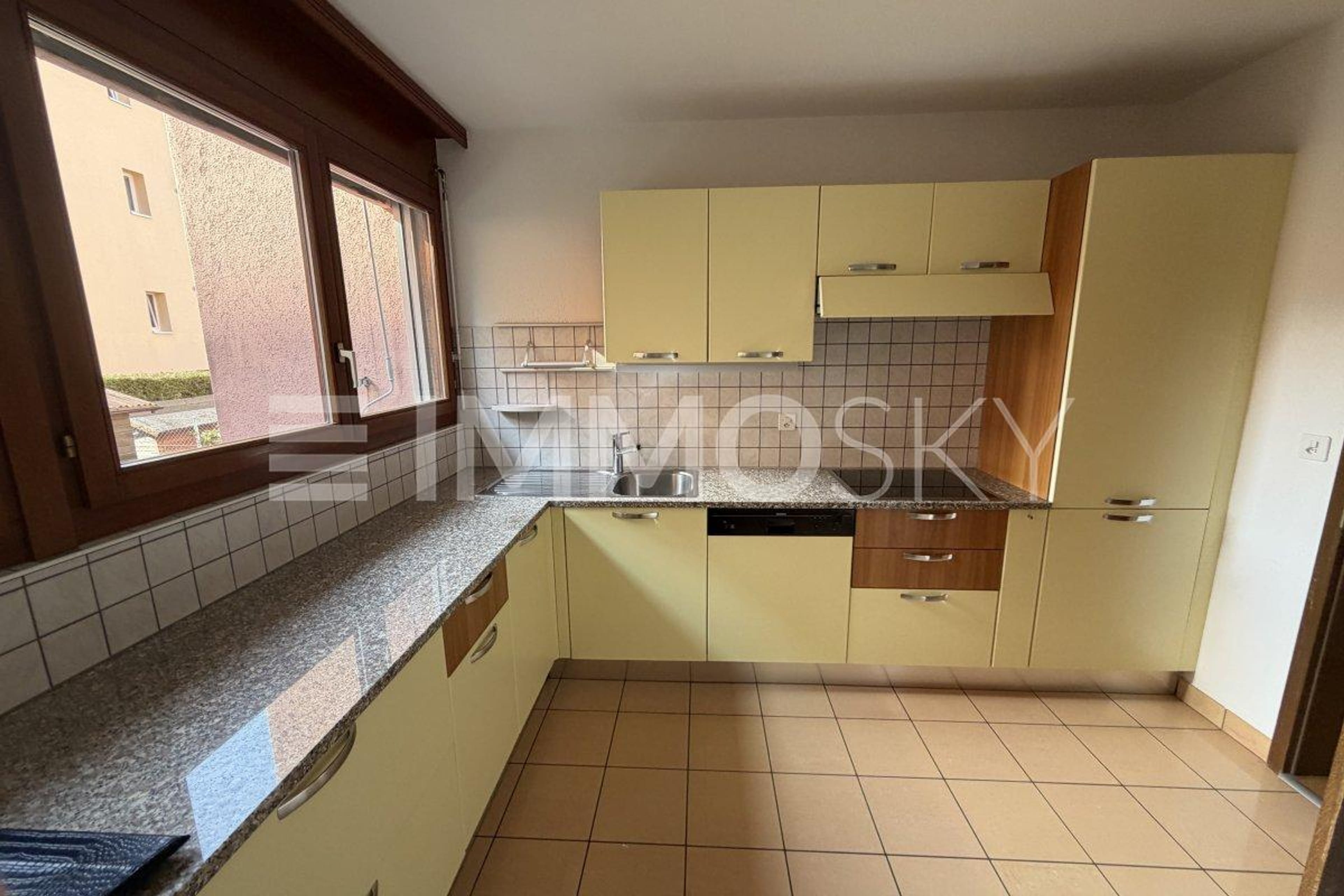 Moderno appartamento 2.5 locali con spazio esterno privato - Bild 4