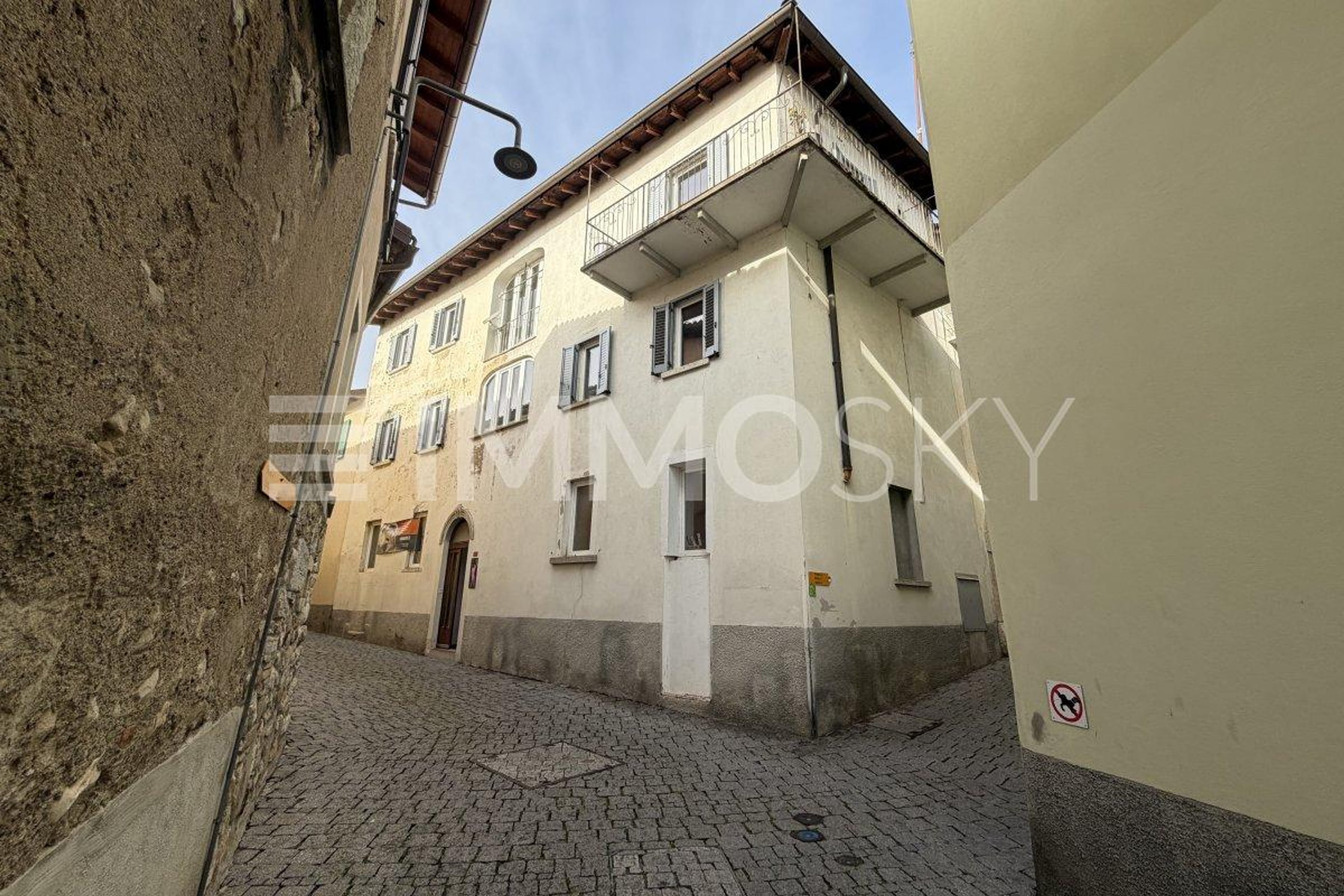 Palazzina unifamiliare storica nel cuore di Besazio - Bild 1