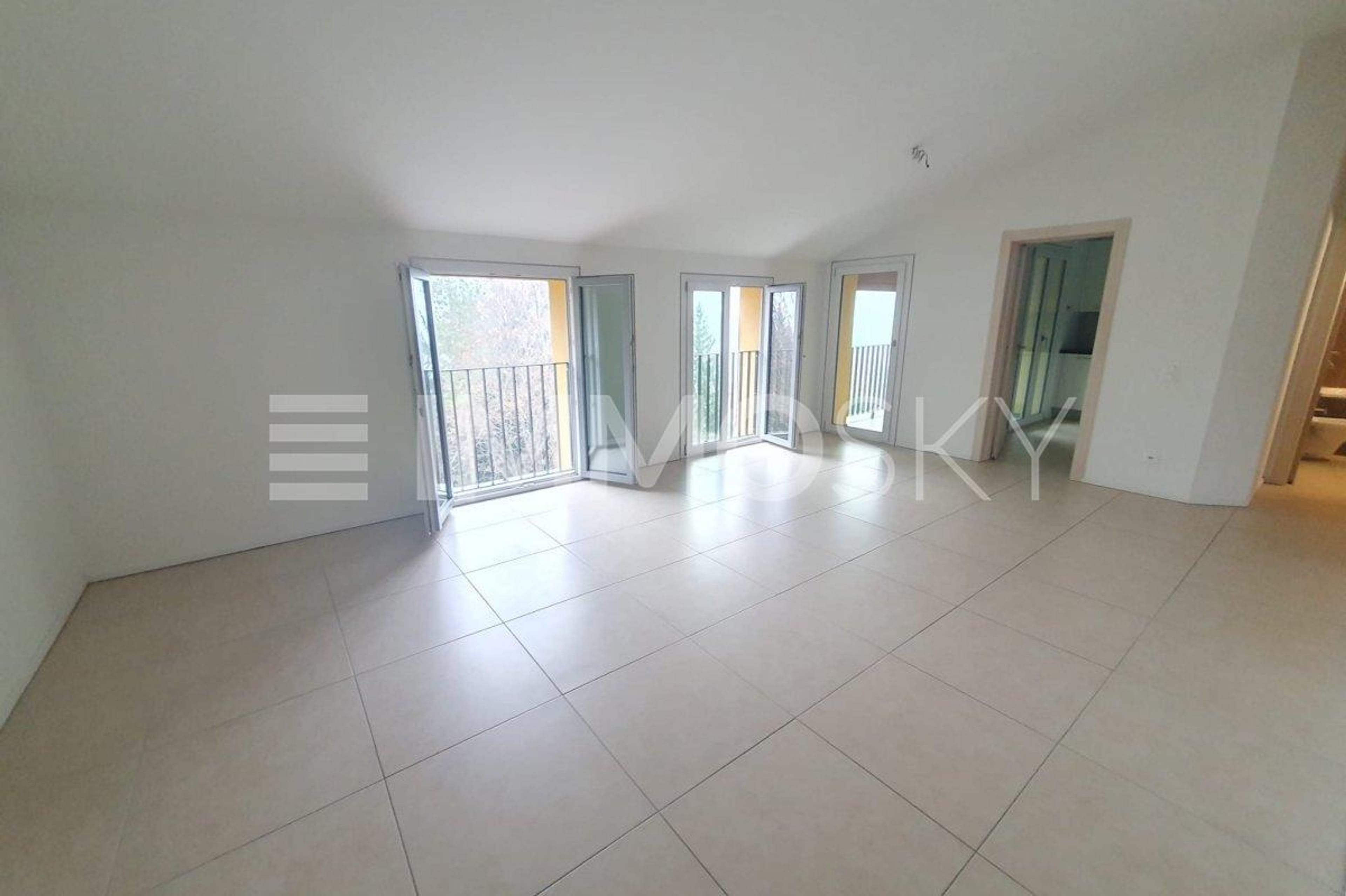 Elegante appartamento con balcone panoramico Bruzella - Bild 1