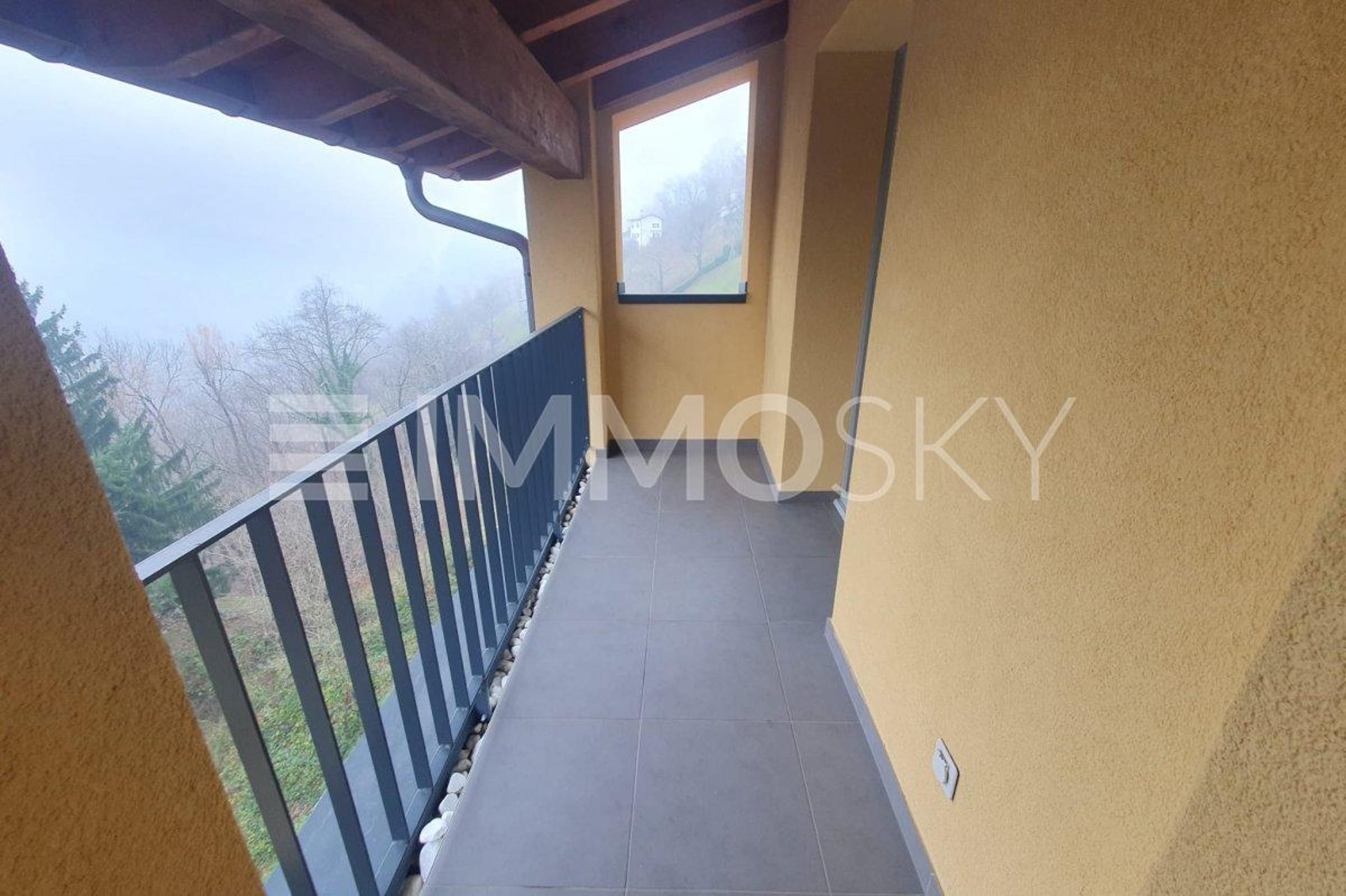 Elegante appartamento con balcone panoramico Bruzella - Bild 5