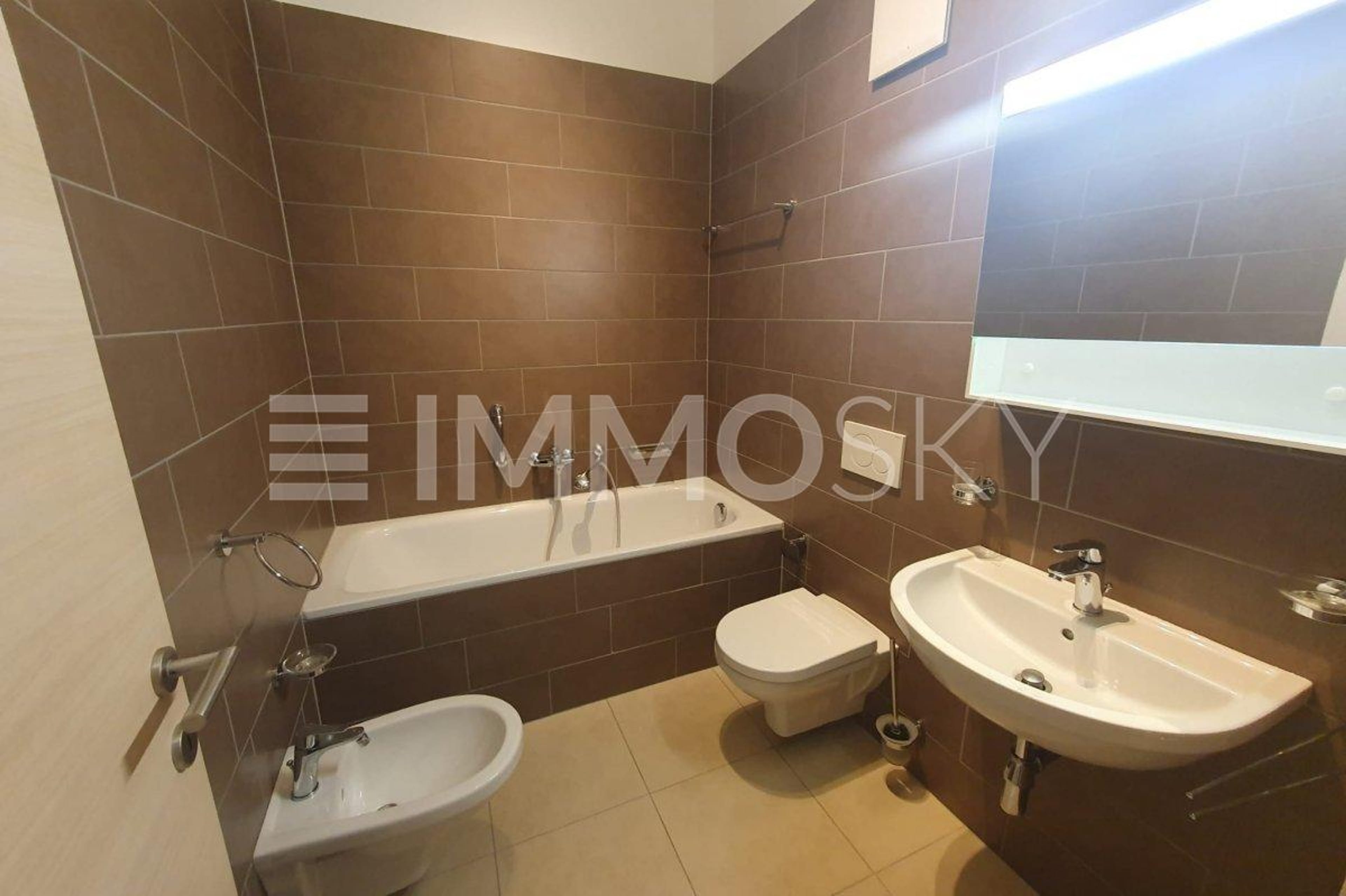 Elegante appartamento con balcone panoramico Bruzella - Bild 3