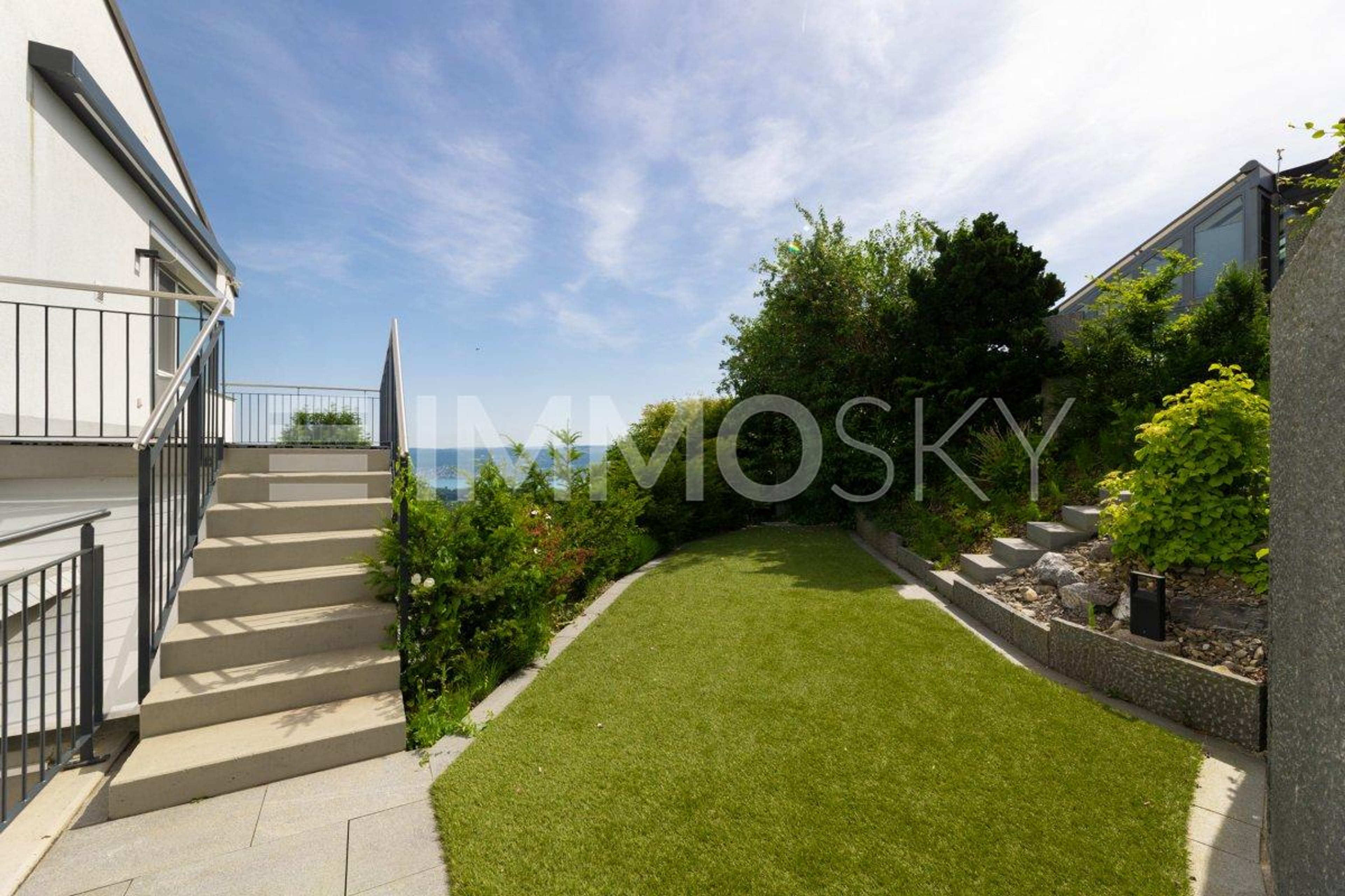 Exklusives Wohnen mit Fernblick zwischen Himmel und Wasser - Bild 2