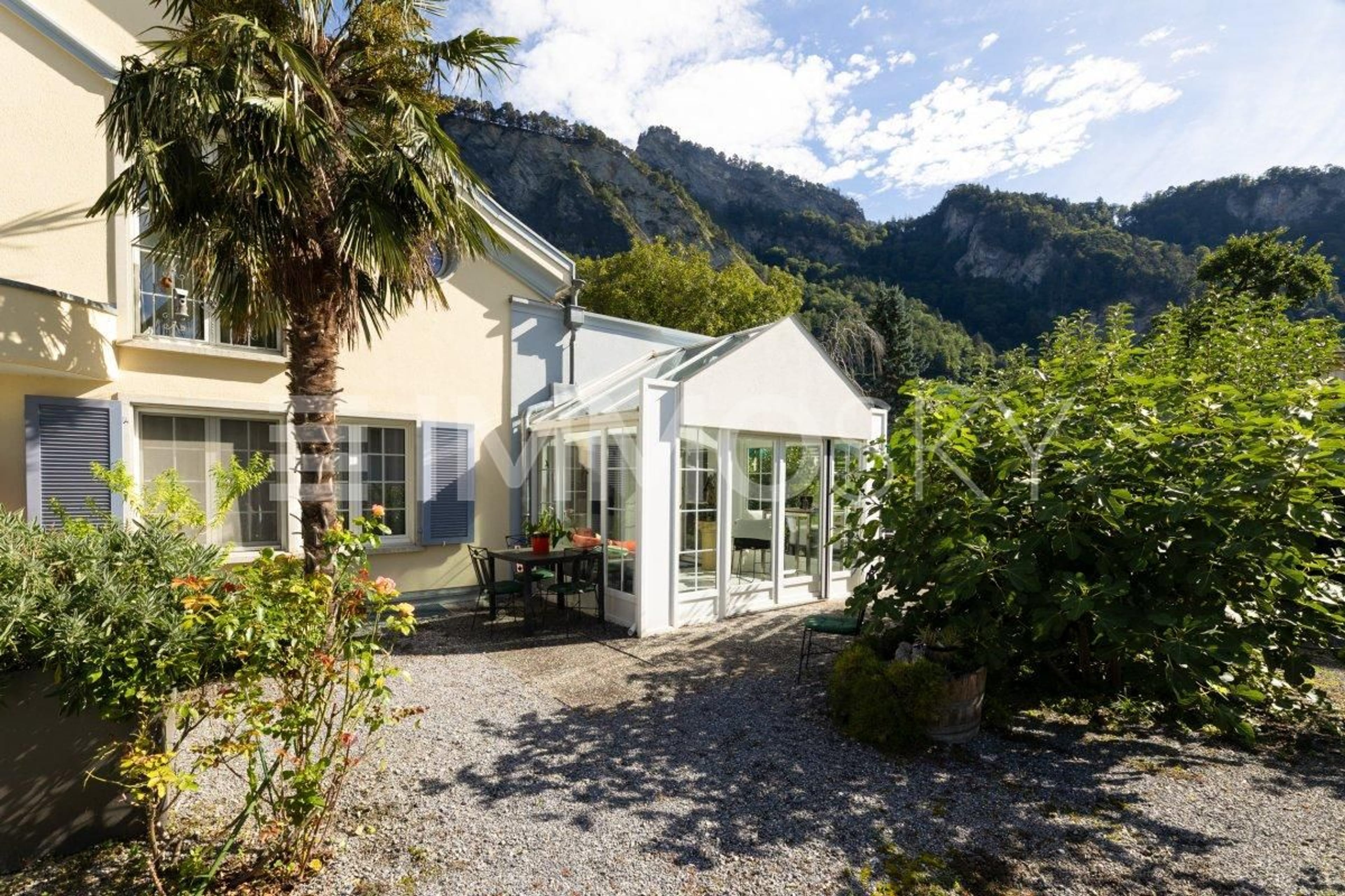 Ruhe, Sonne, Berge: Ihr modernisiertes Zuhause in der Herrschaft - Bild 2