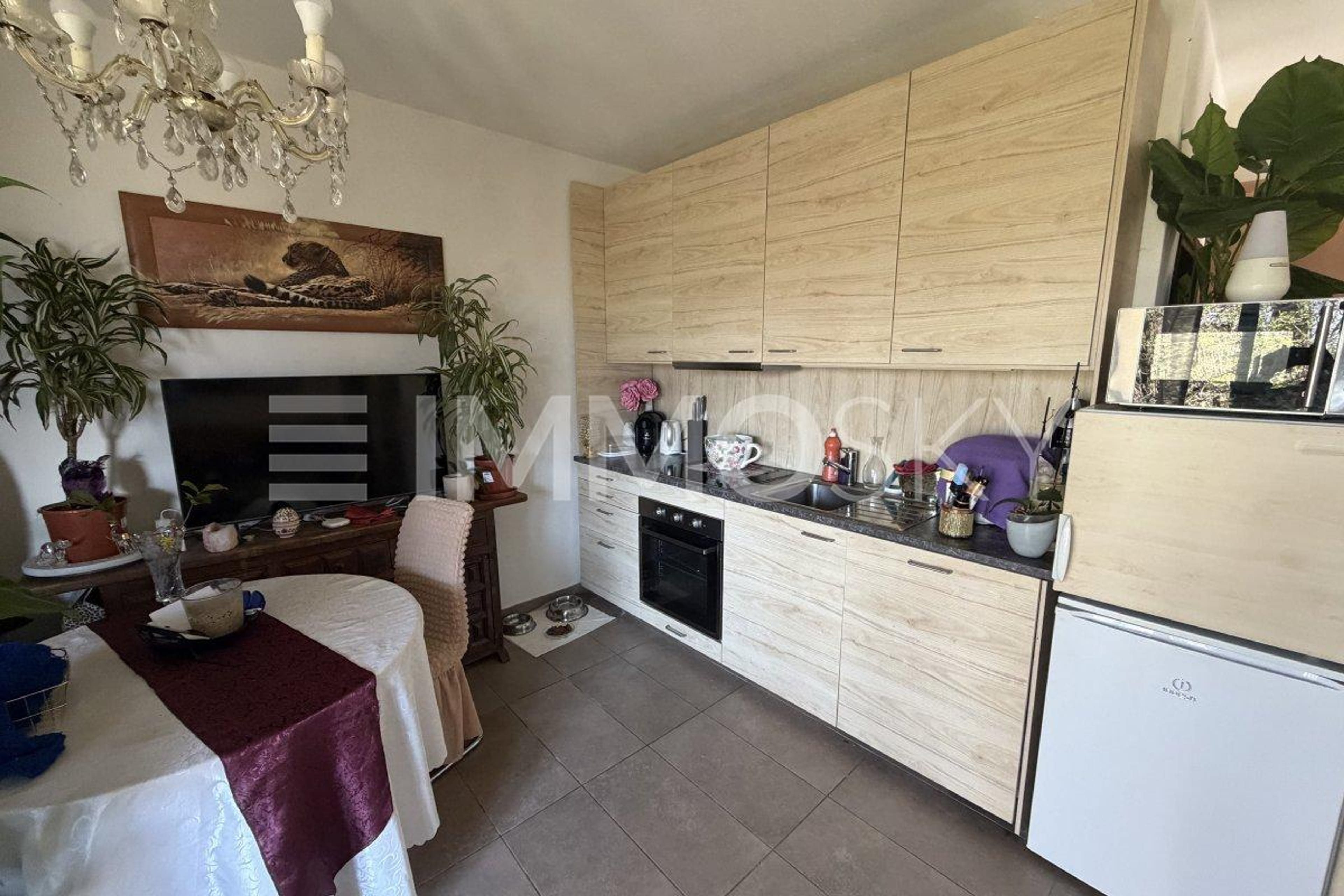 Casa con due appartamenti: vivi in uno, guadagna con laltro - Bild 2
