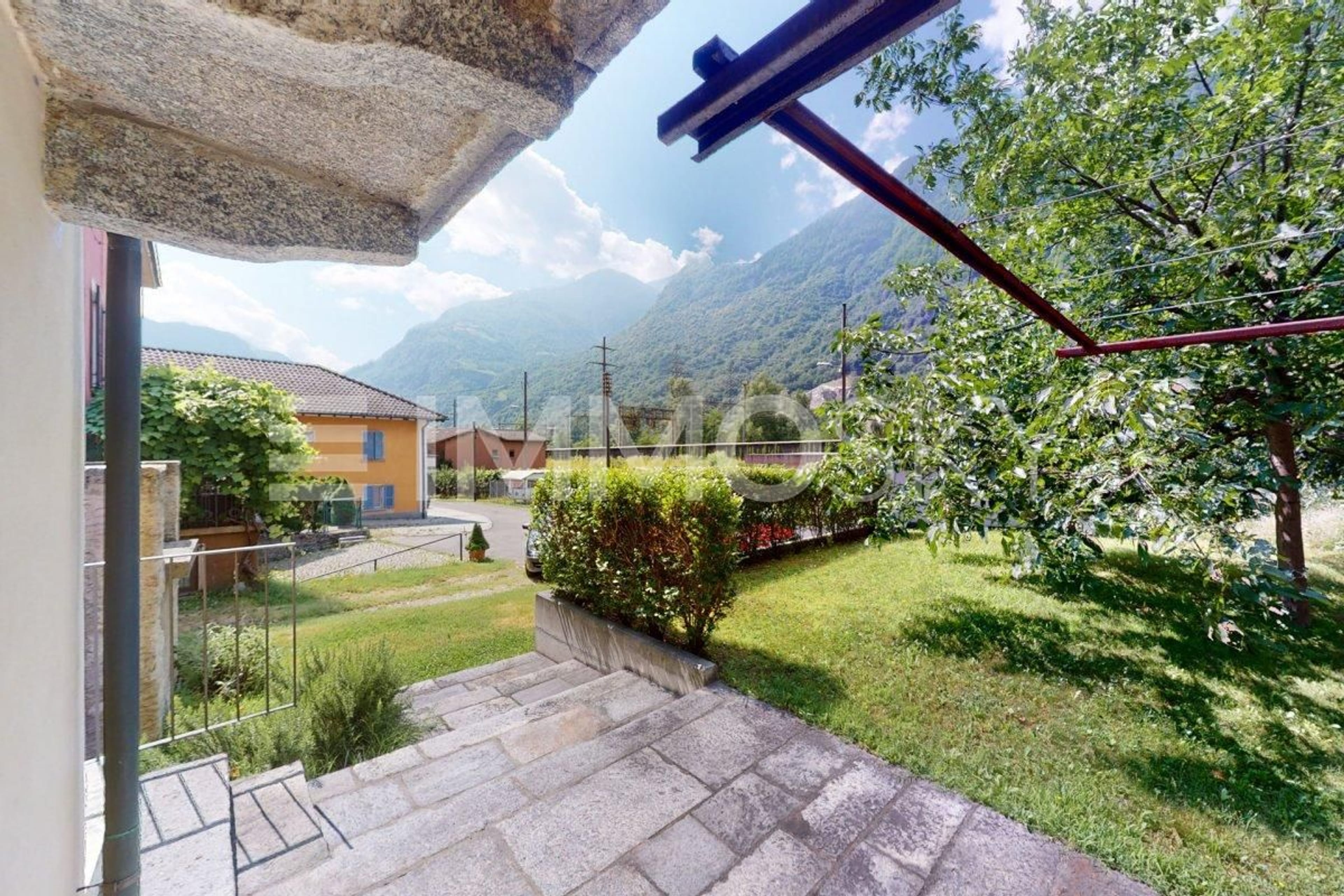 Ampi spazi e un'atmosfera unica anche a reddito - Bild 1