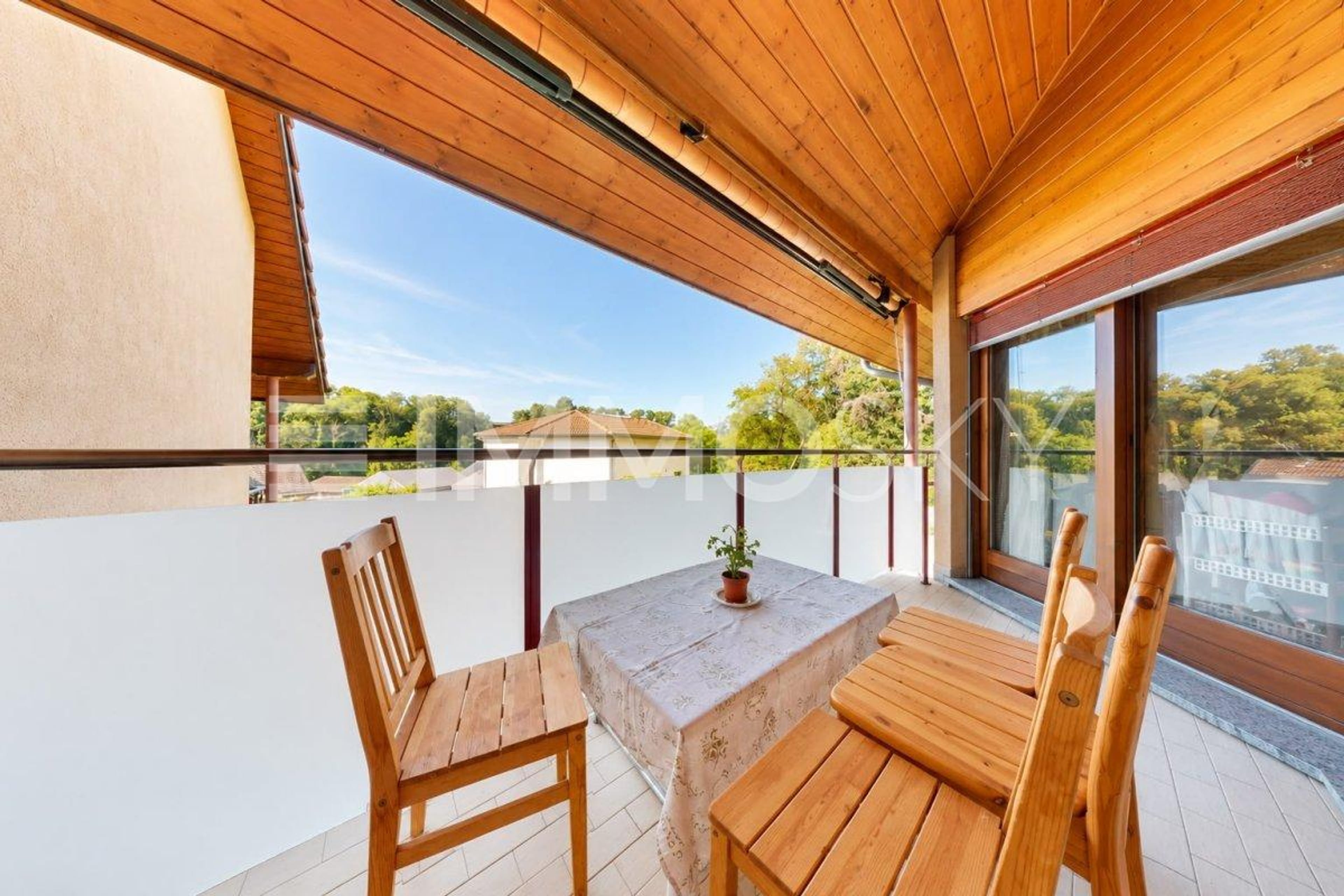 Magnifique triplex 5.5 pièces au cur d'un village paisible - Bild 1