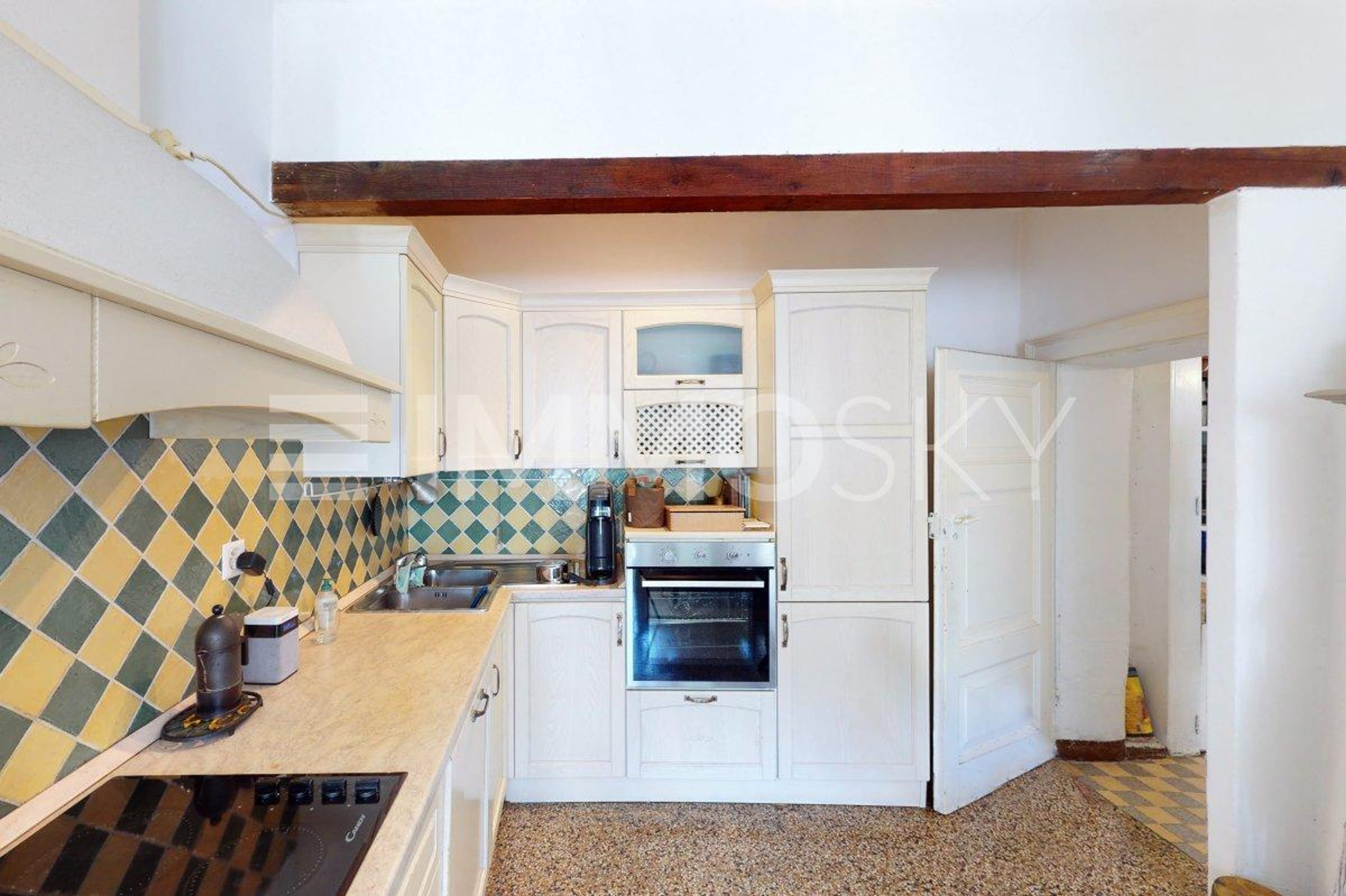3 appartamenti con entrate separate e corte interna - Bild 3